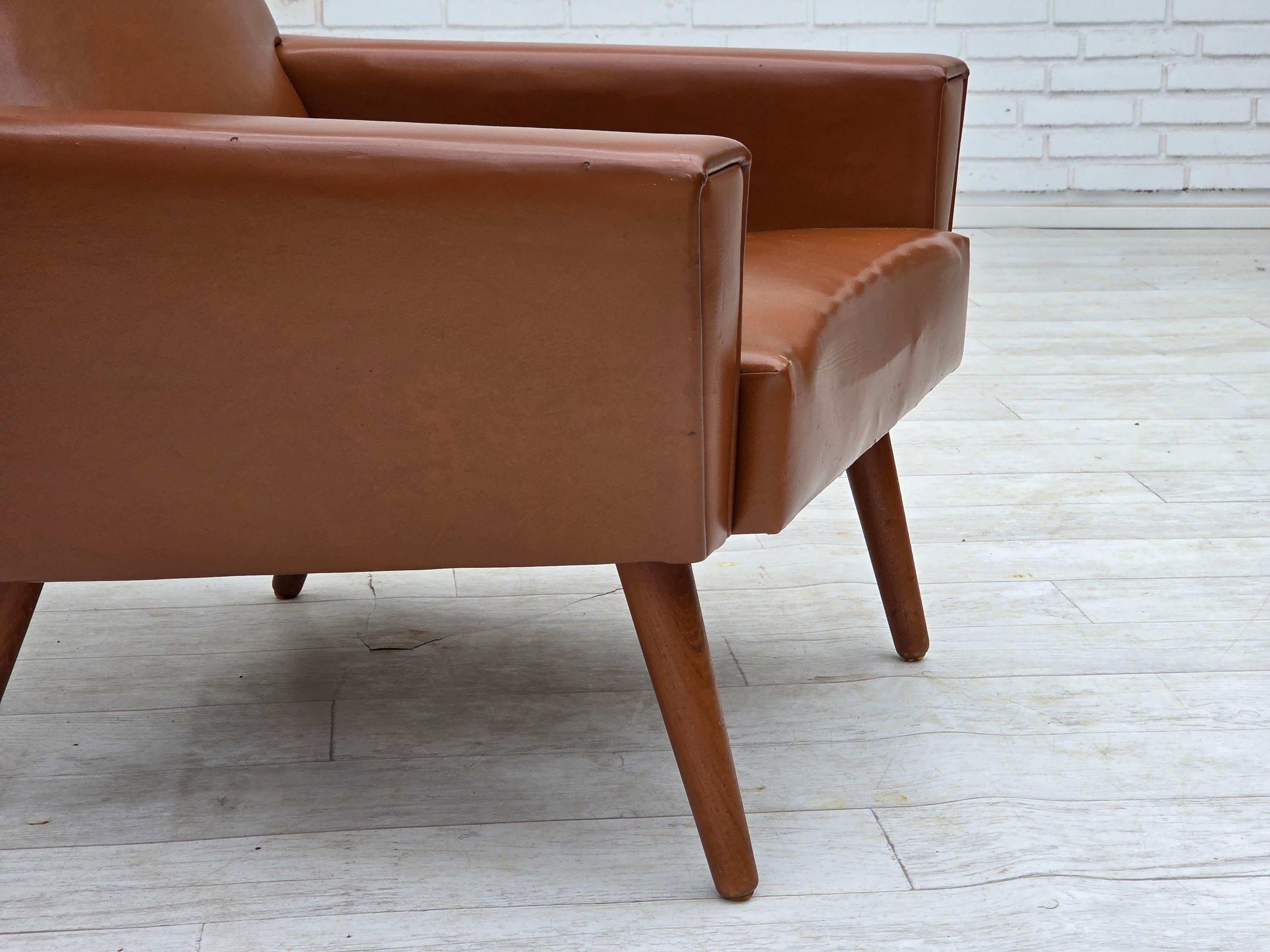 1970, fauteuil danois à dossier haut de Vejen Polstermøbelfabrik, état d'origine. en vente 3
