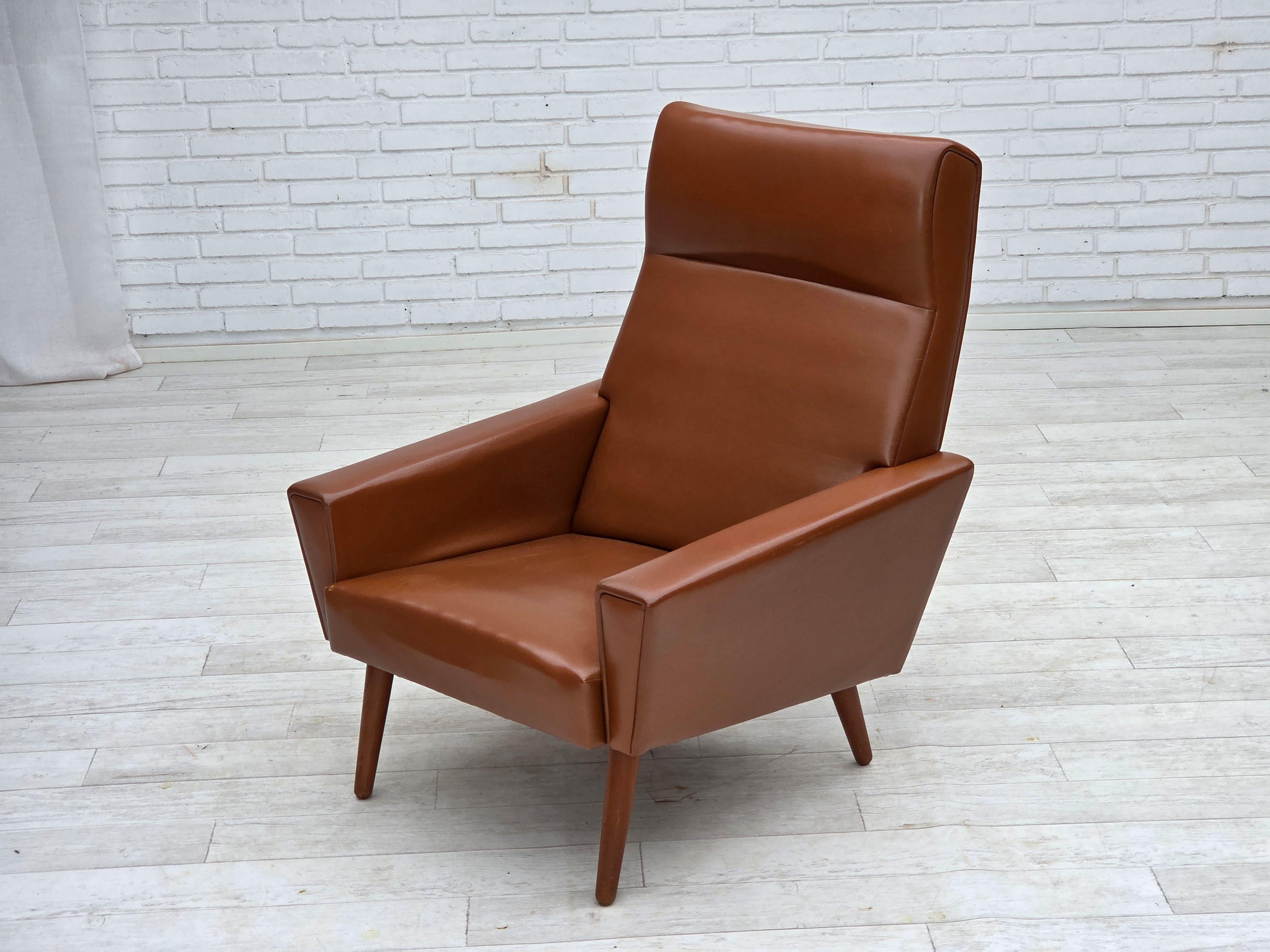 1970, fauteuil danois à dossier haut de Vejen Polstermøbelfabrik, état d'origine. en vente 10