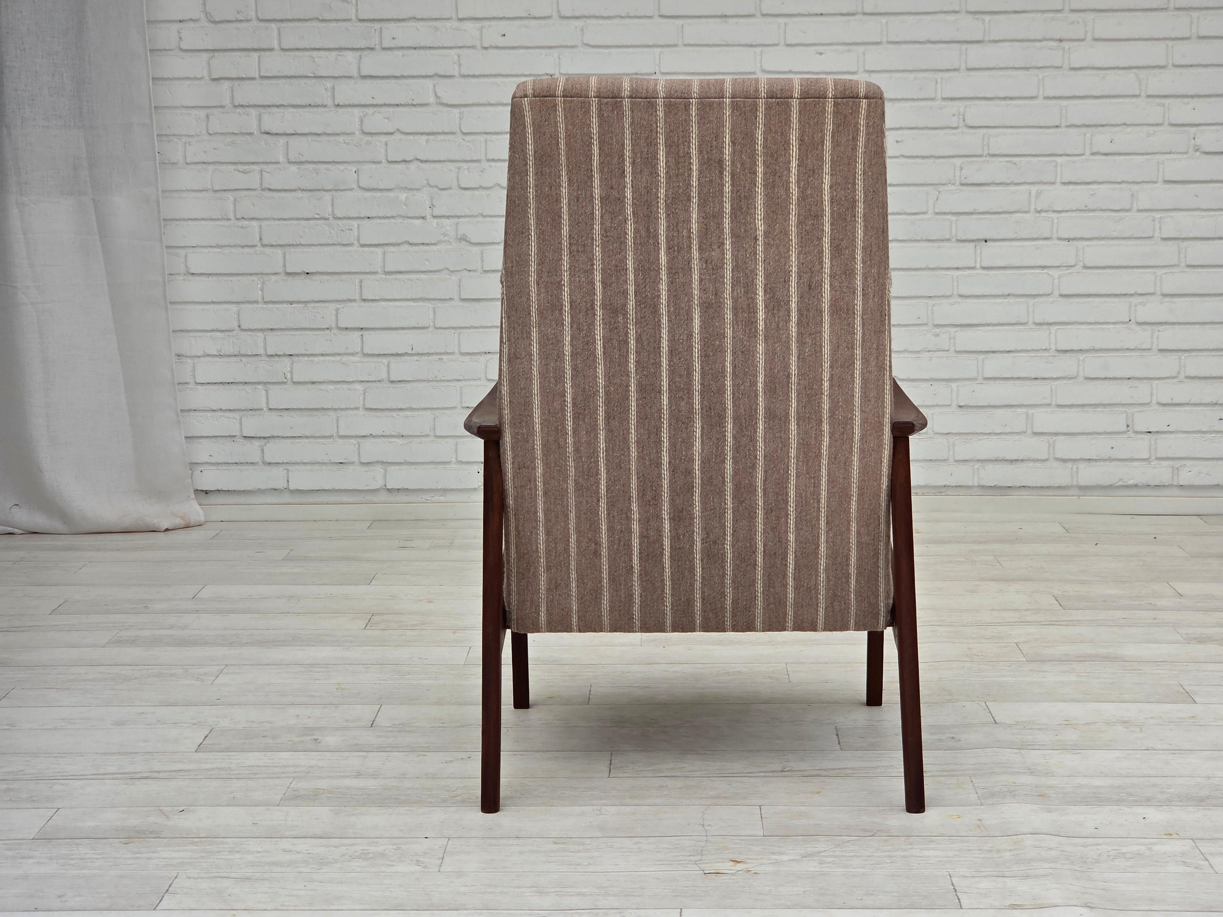 Años 70, sillón danés de respaldo alto, mueble de lana, madera de teca, original. en venta 3