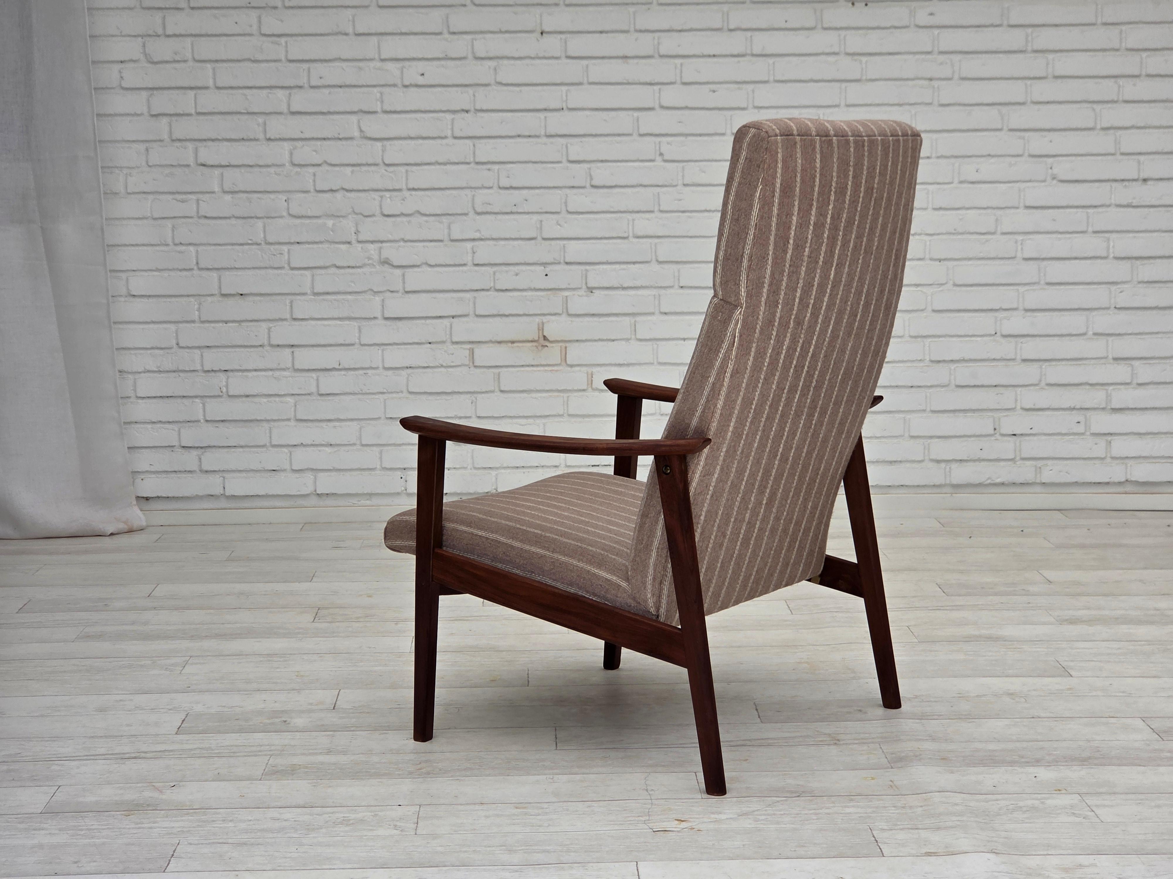 Años 70, sillón danés de respaldo alto, mueble de lana, madera de teca, original. en venta 4