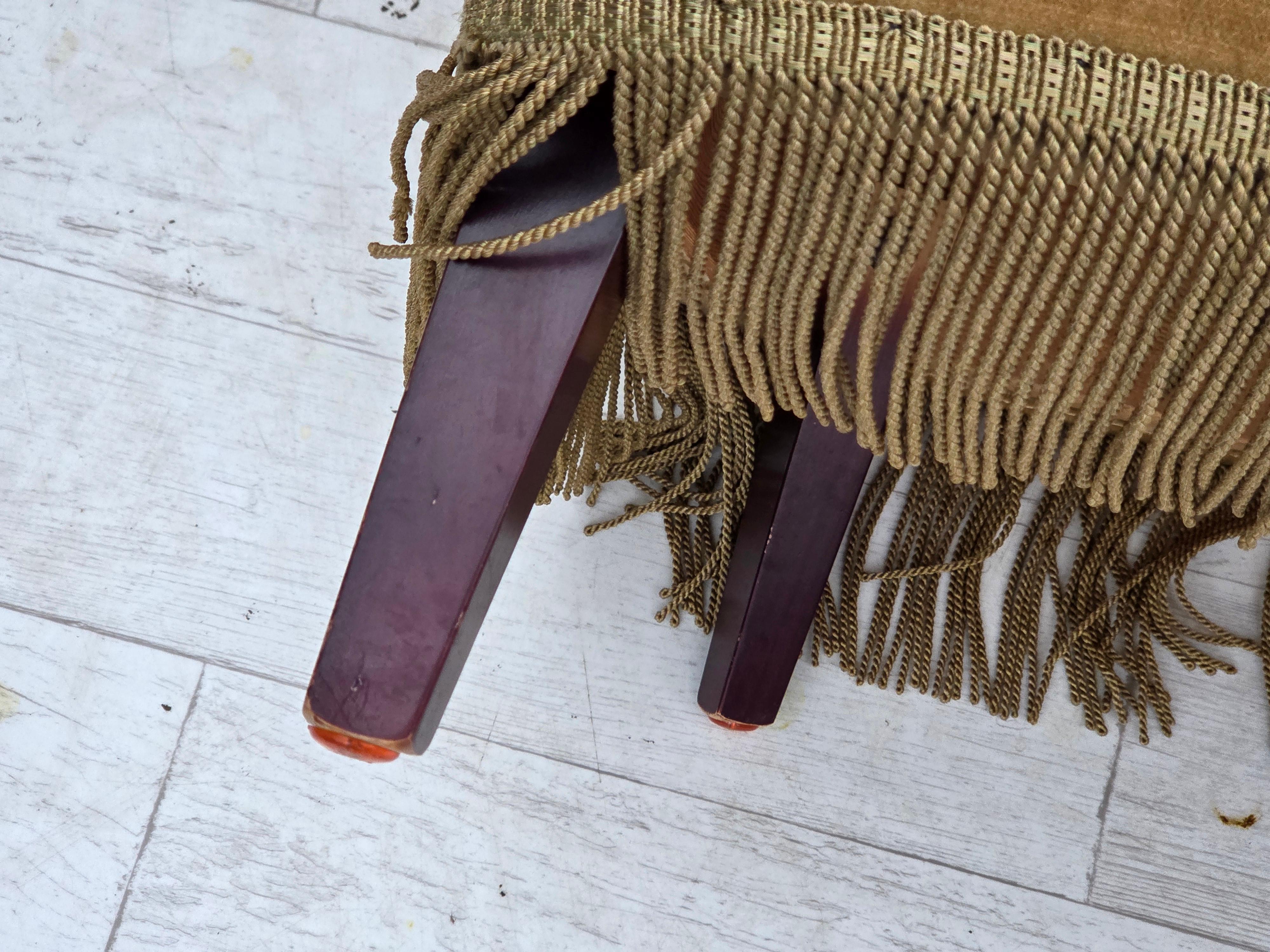 Poltrona danese con schienale alto, anni '70, velluto verde chiaro. in vendita 10