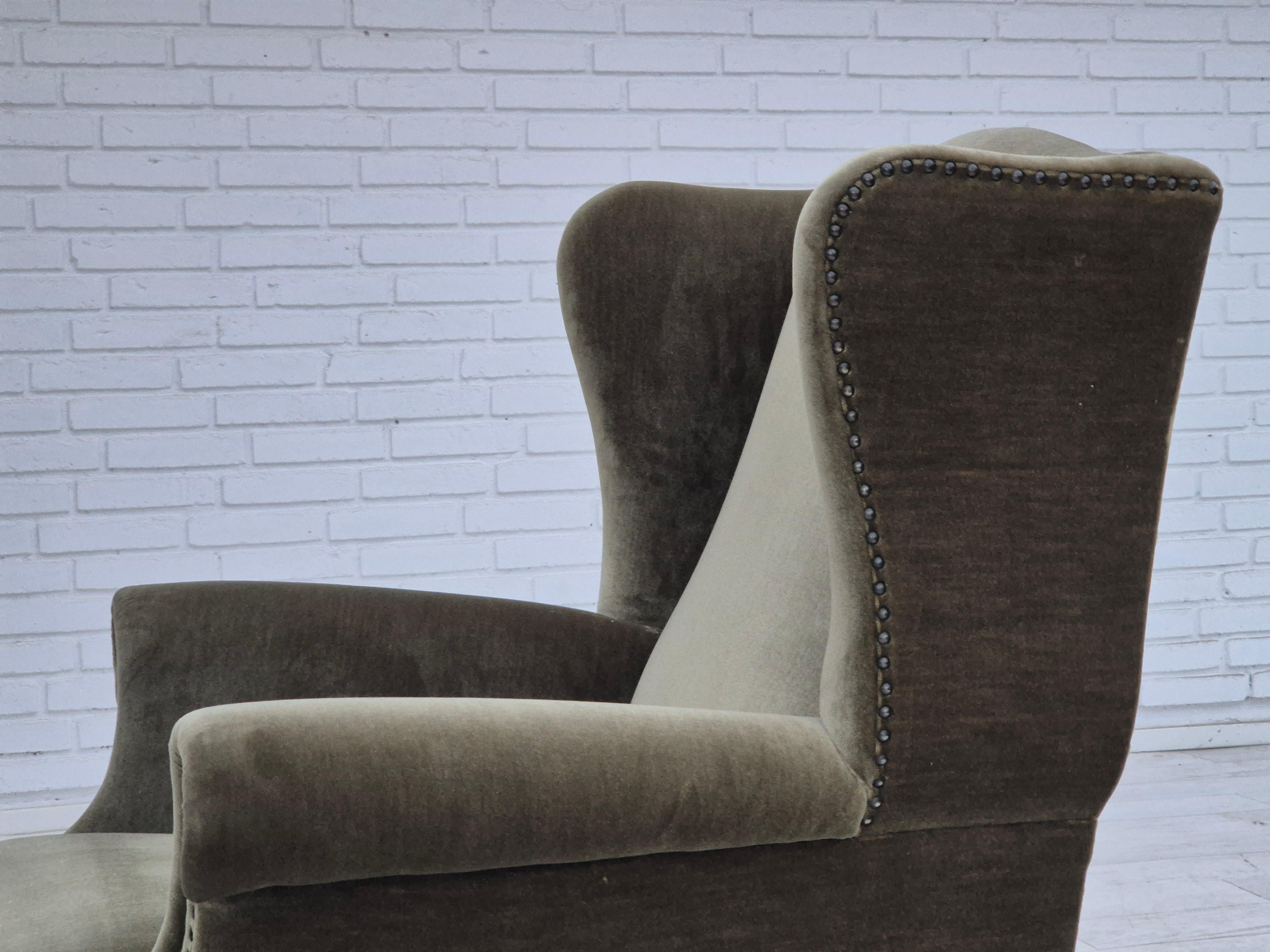 1970, fauteuil danois à dossier haut, état d'origine, velours de meuble en vente 9