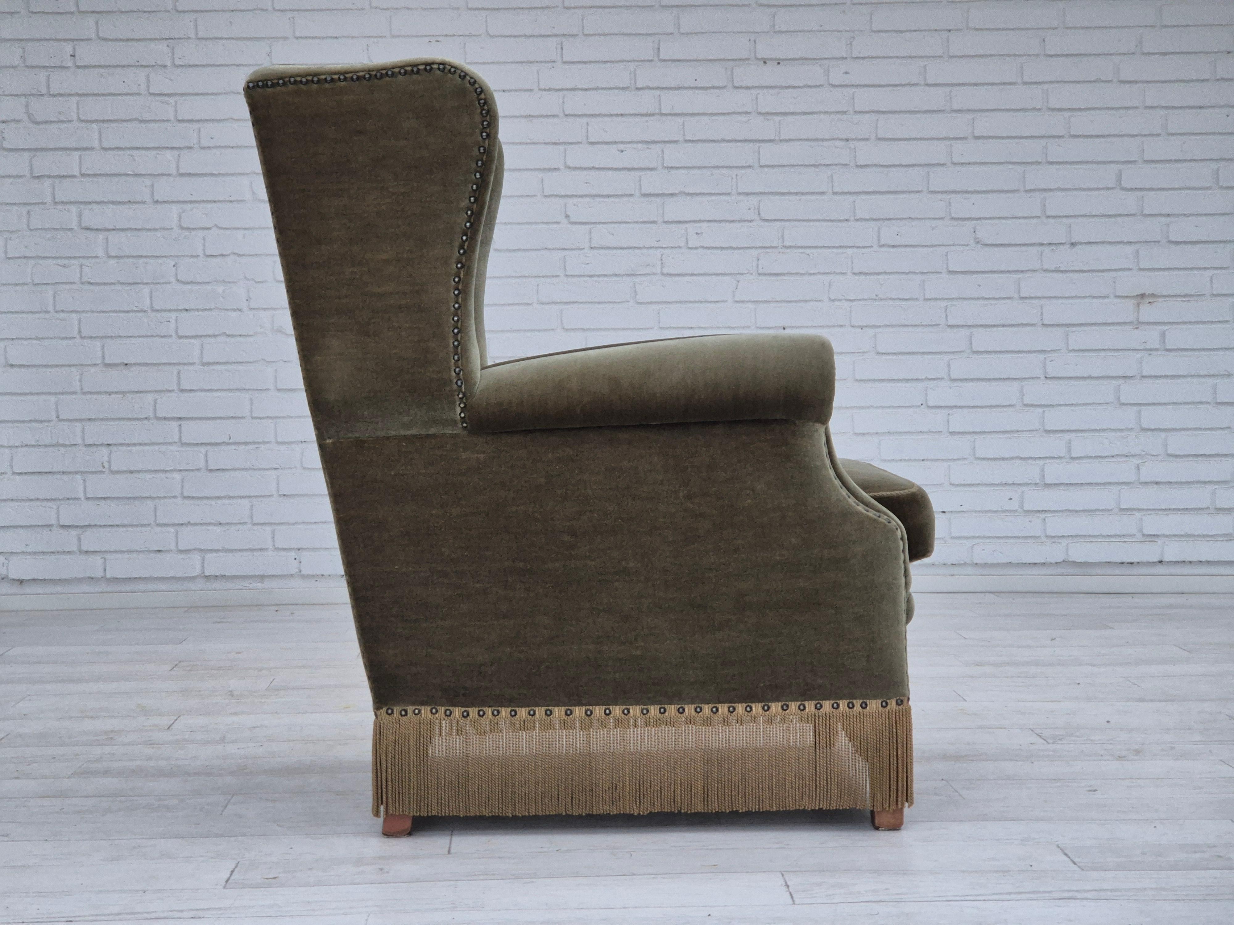 1970, fauteuil danois à dossier haut, état d'origine, velours de meuble Bon état - En vente à Tarm, 82
