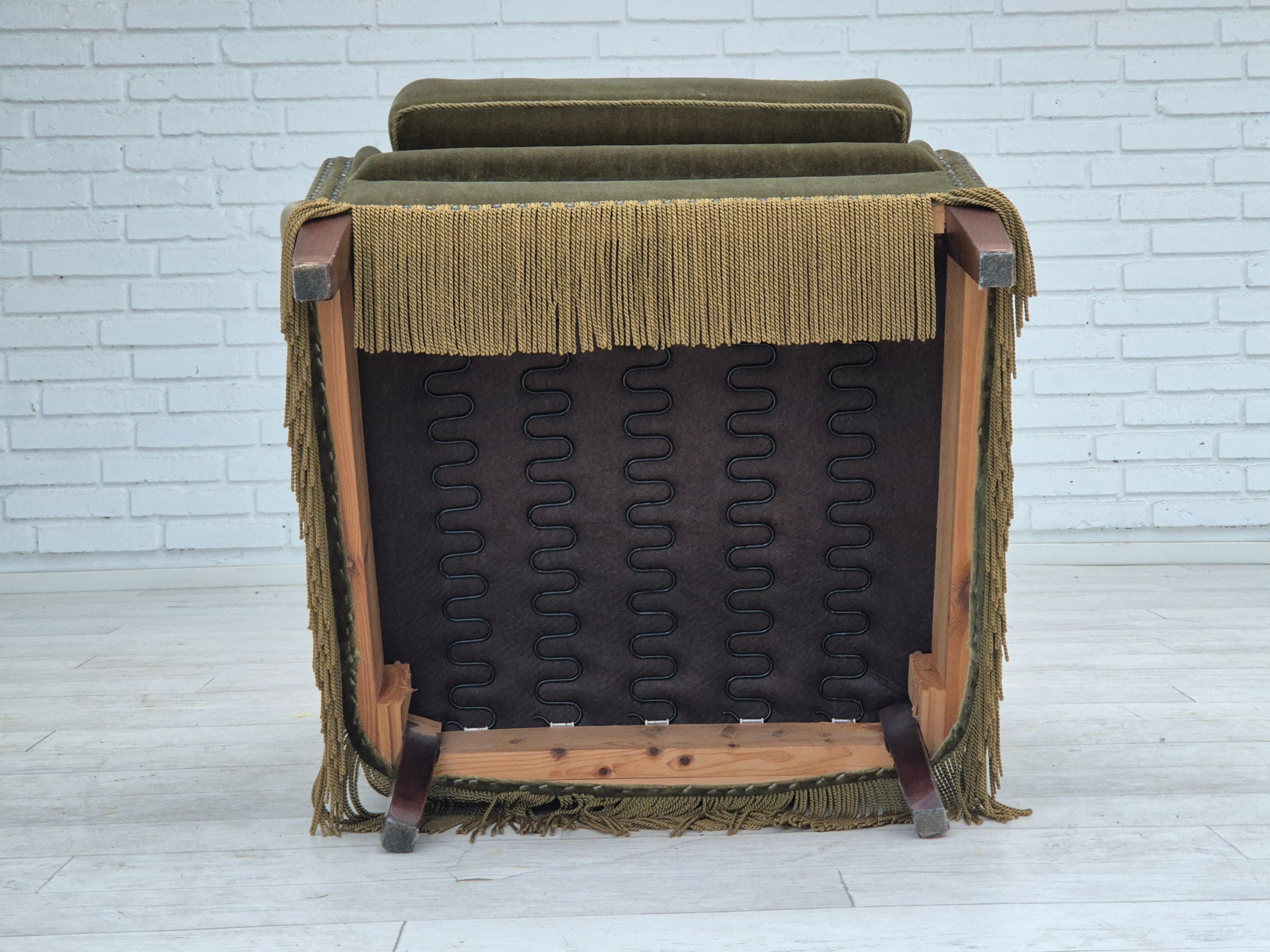 1970, fauteuil danois à dossier haut, état d'origine, velours de meuble en vente 2