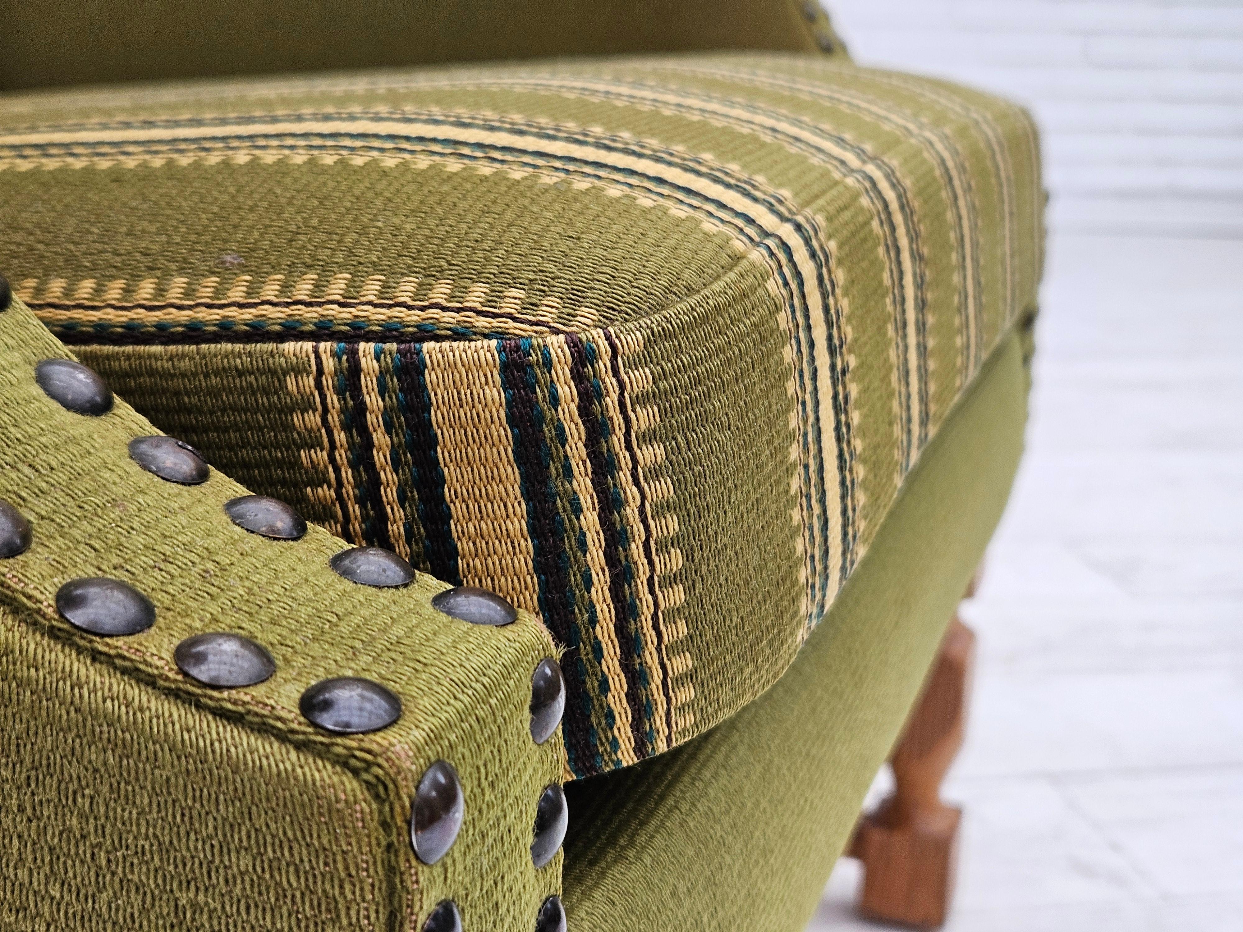 1970, fauteuil danois à dossier haut, laine, chêne, original en très bon état. en vente 10