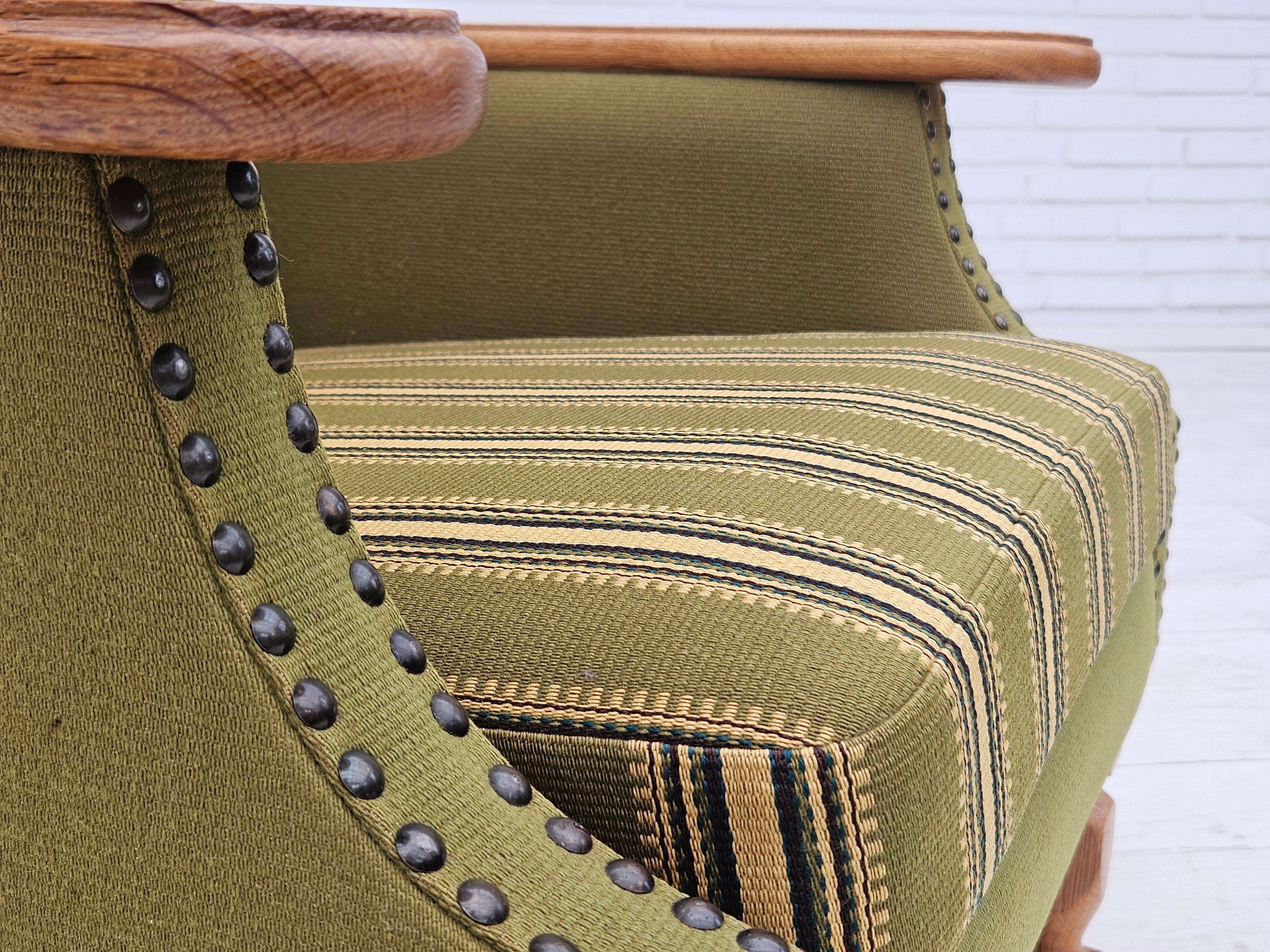 1970, fauteuil danois à dossier haut, laine, chêne, original en très bon état. en vente 12