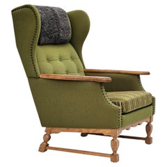 1970, fauteuil danois à dossier haut, laine, chêne, original en très bon état.