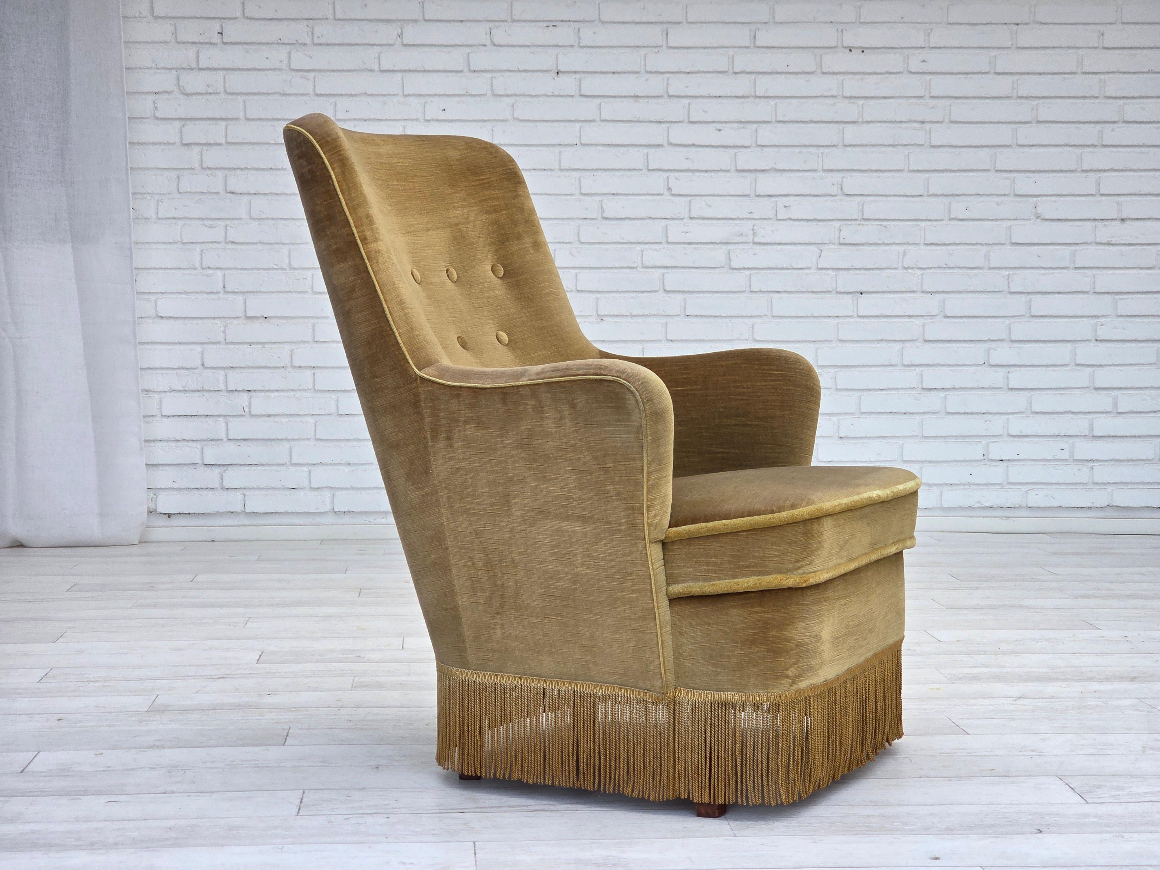 Scandinave moderne 1970, fauteuil danois à dossier haut, velours de mobilier vert clair d'origine. en vente