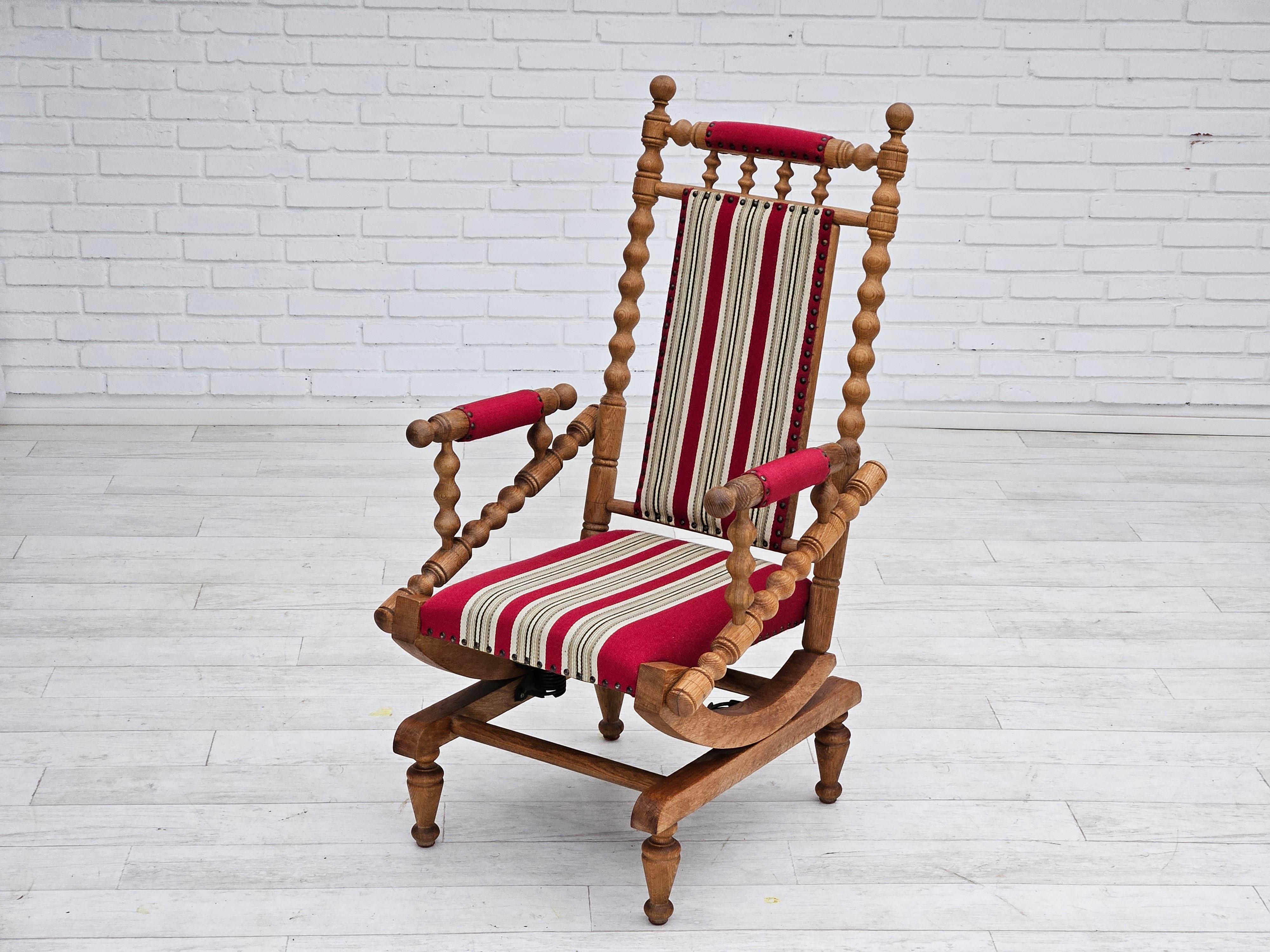 1970s, Danish highback rocking chair, oak wood, furniture wool, original. en vente 1