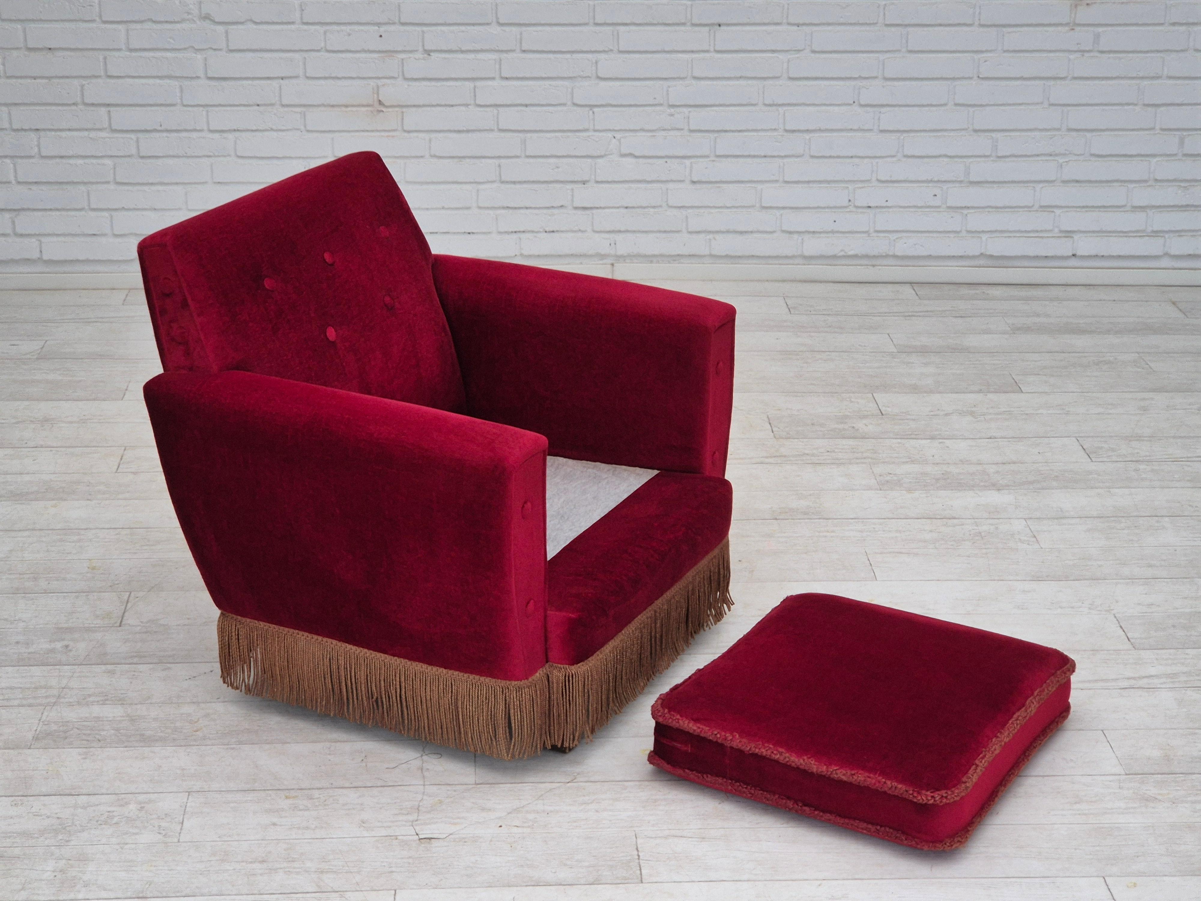 1970s, Danish lounge chair, original condition, cherry-red velour fabric. For Sale 7