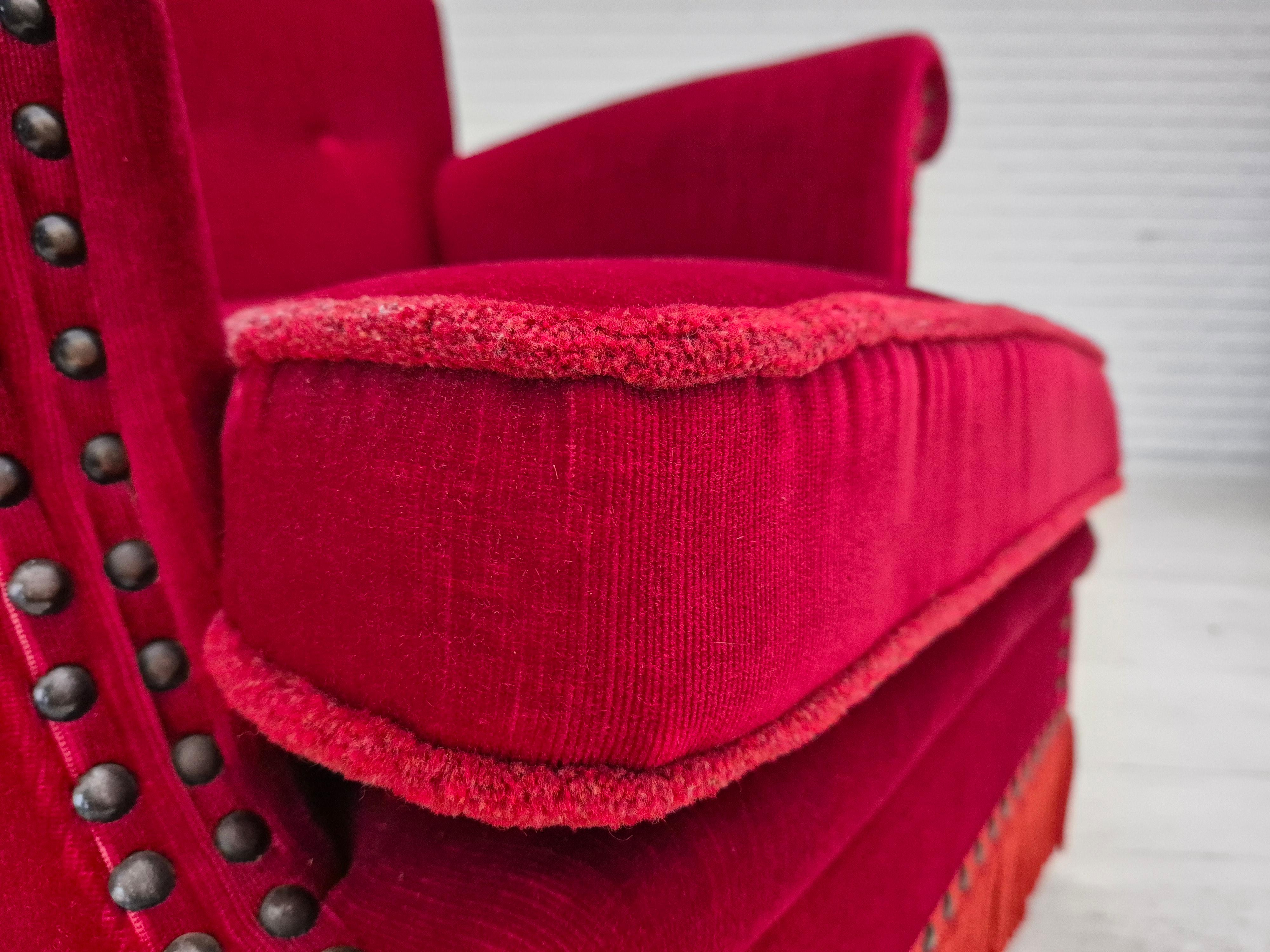 1970s, Danish lounge chair, original condition, cherry-red velour fabric. For Sale 8