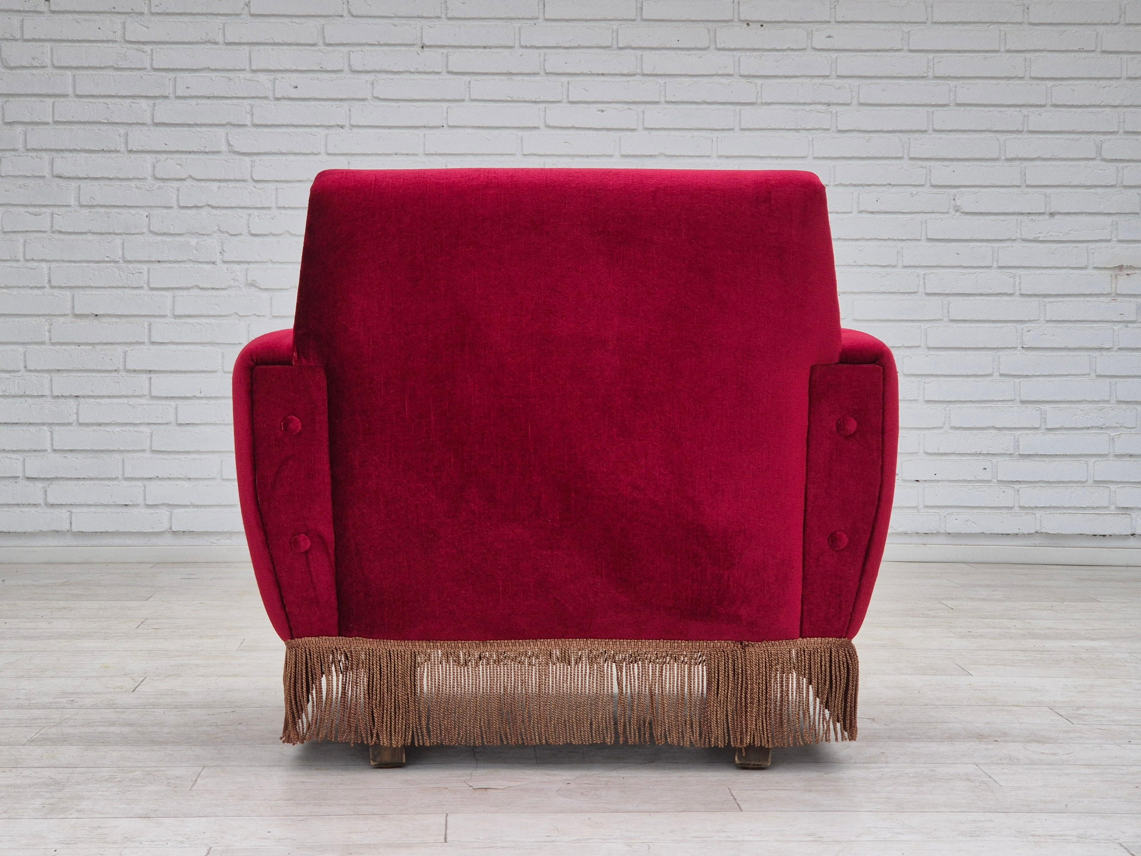 1970s, Danish lounge chair, original condition, cherry-red velour fabric. For Sale 2