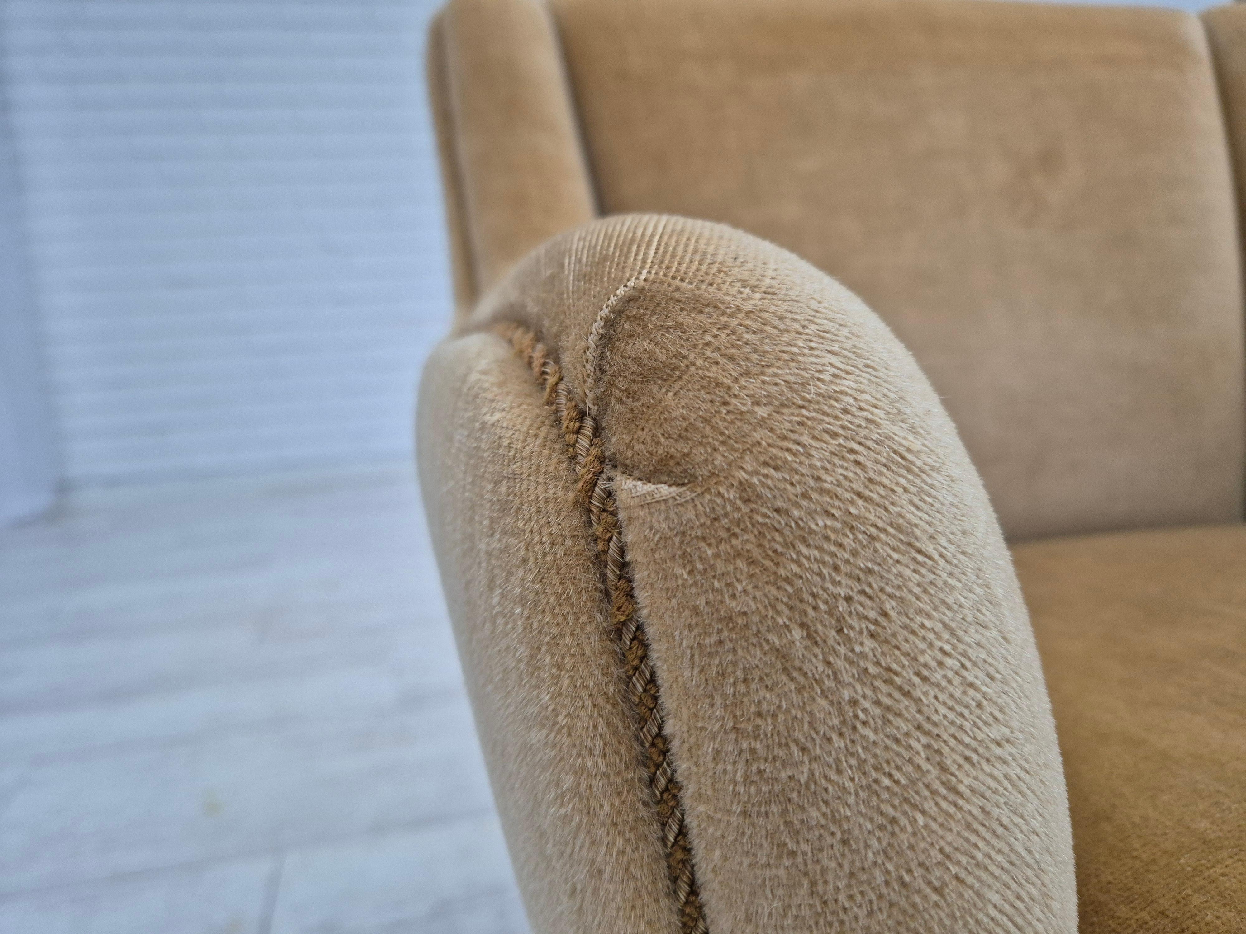 Dänischer Loungesessel, Originalzustand, 1970er Jahre, Möbelgarnitur. (Samt) im Angebot
