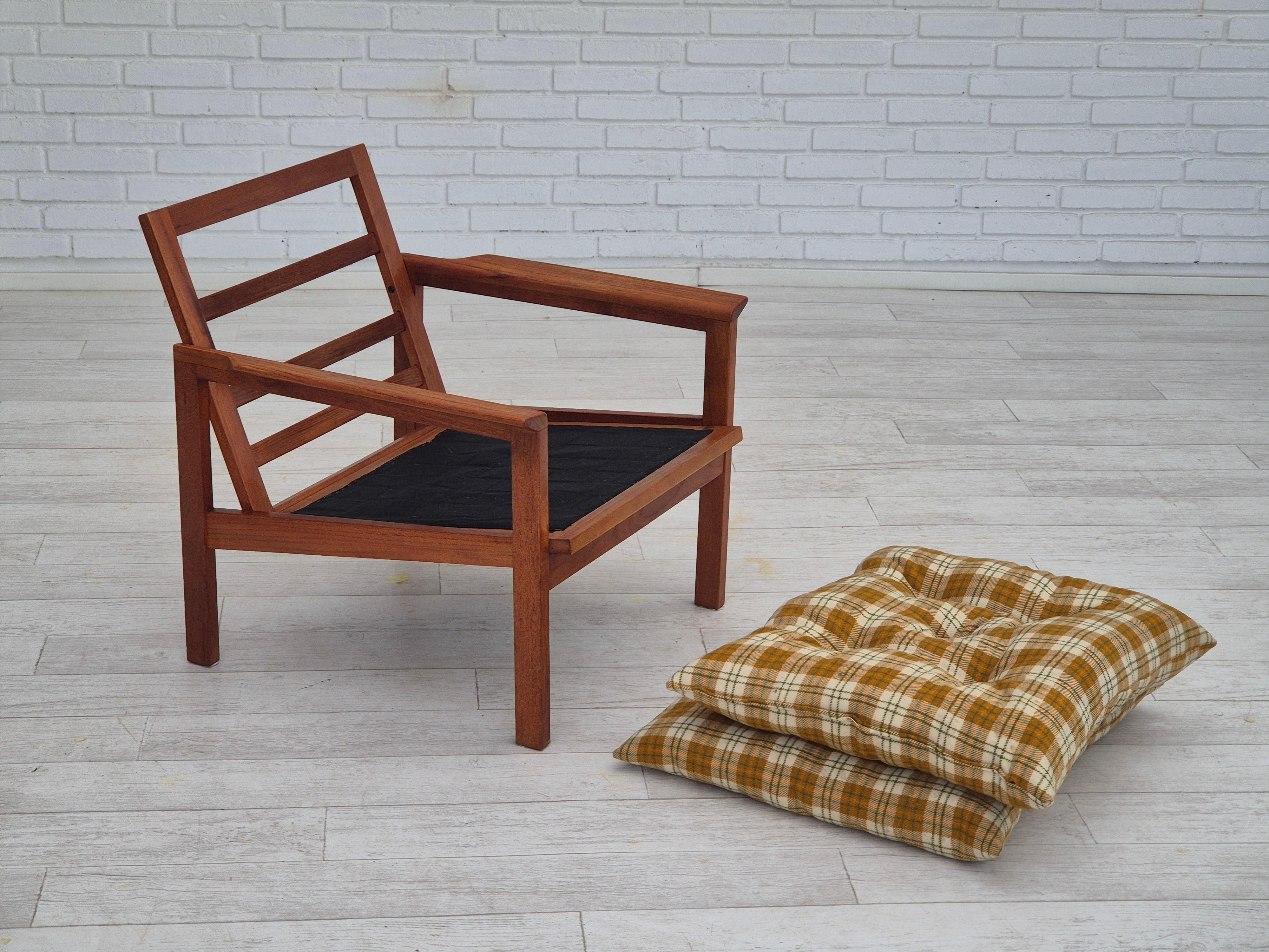 Dänischer Loungesessel, Originalzustand, 1970er Jahre, Möbelstoff aus Wolle, Teakholz im Angebot 14