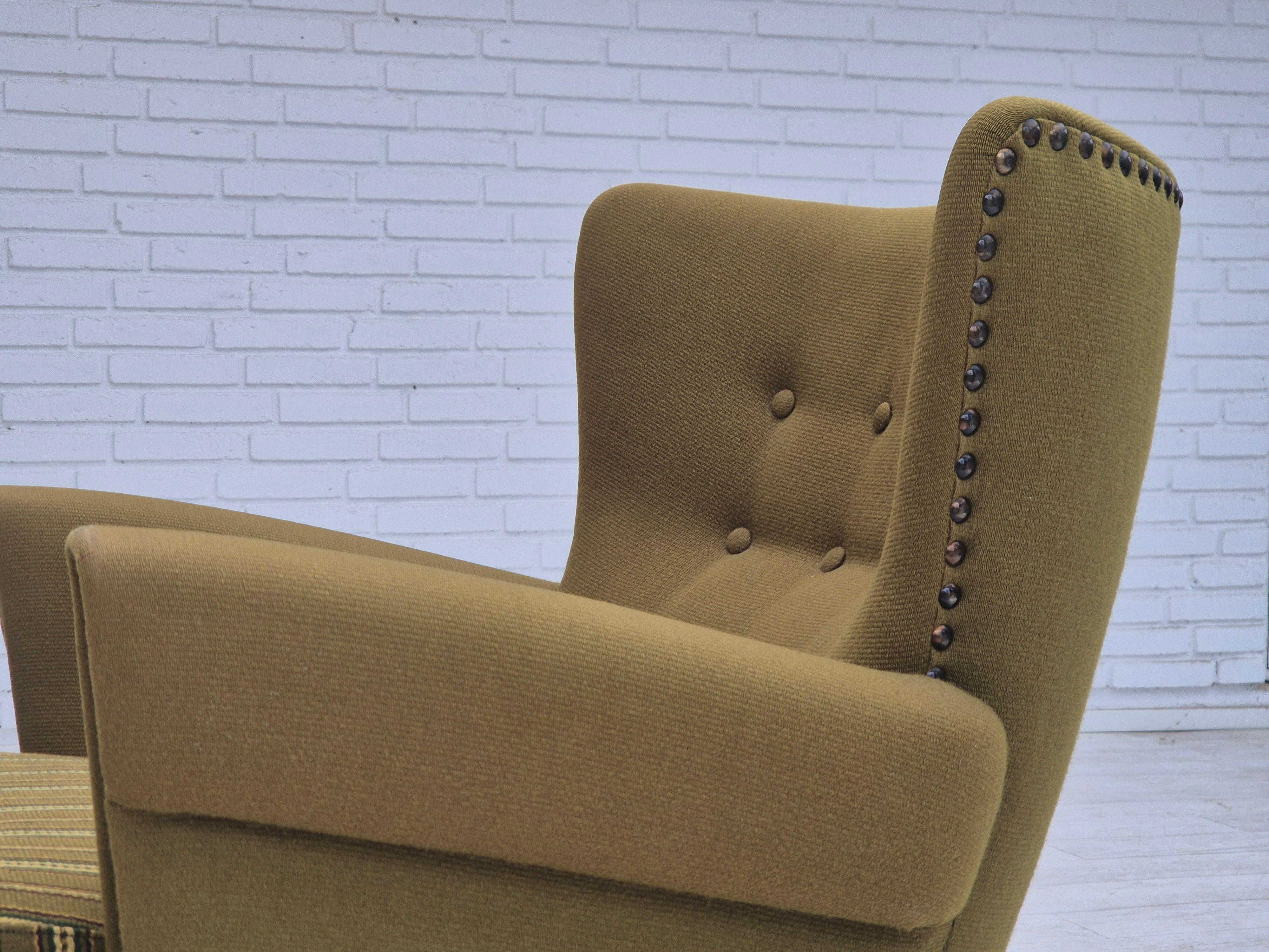 Anni '70, poltrona lounge danese, lana verde originale, legno di Oak. in vendita 8
