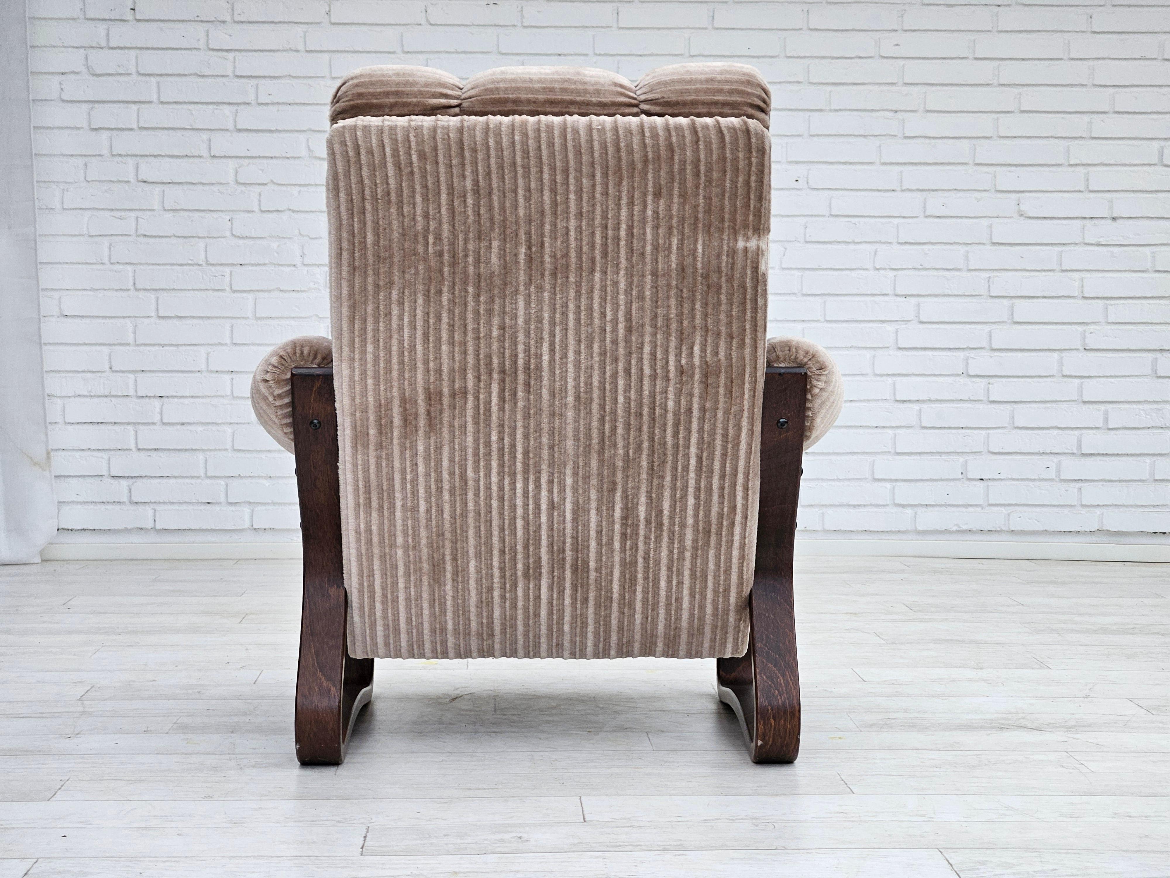 Fabric 1970s, Danish lounge chair, original very good condition, corduroy. For Sale