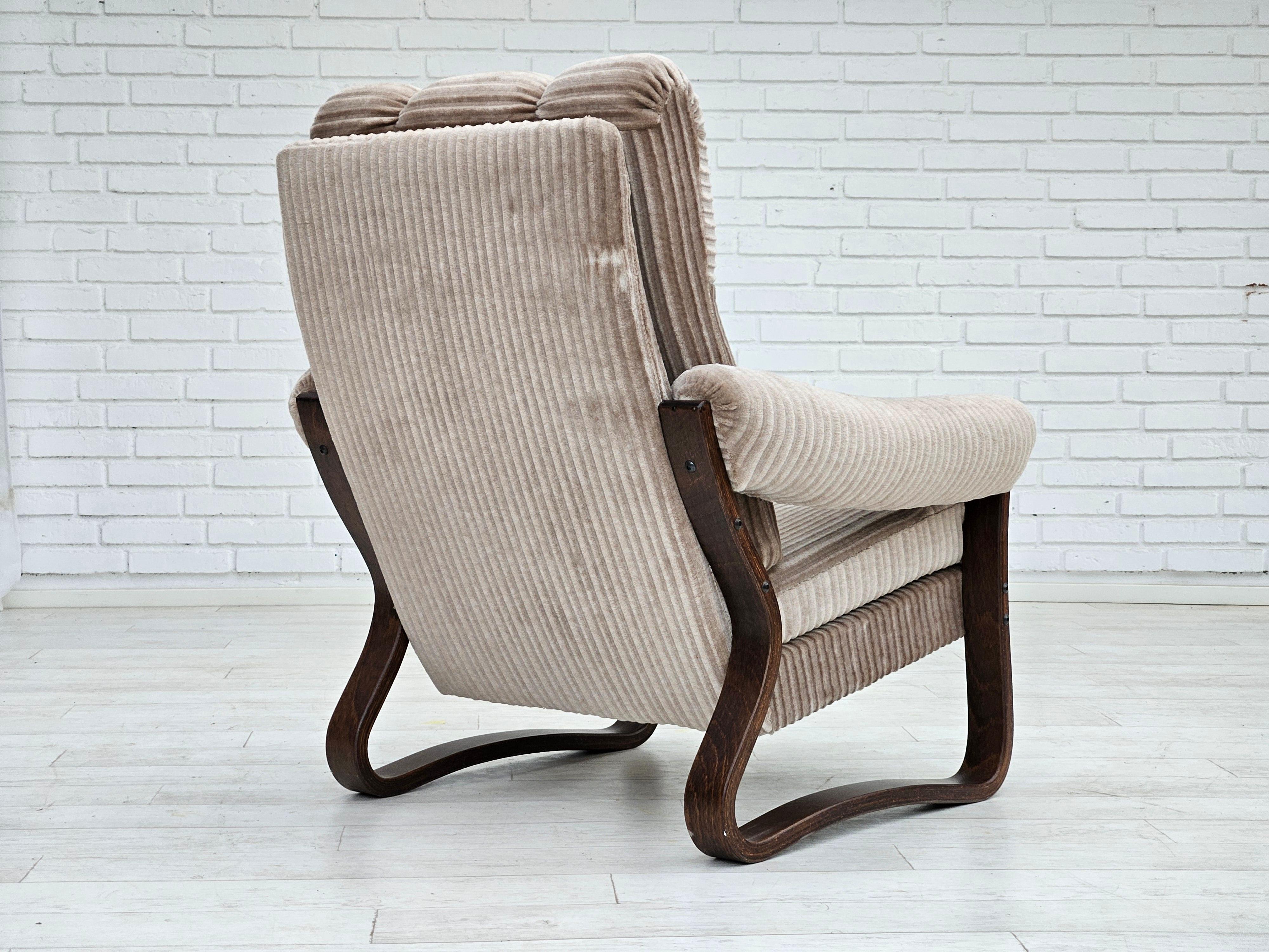 1970, chaise longue danoise, très bon état d'origine, corduroy. en vente 1