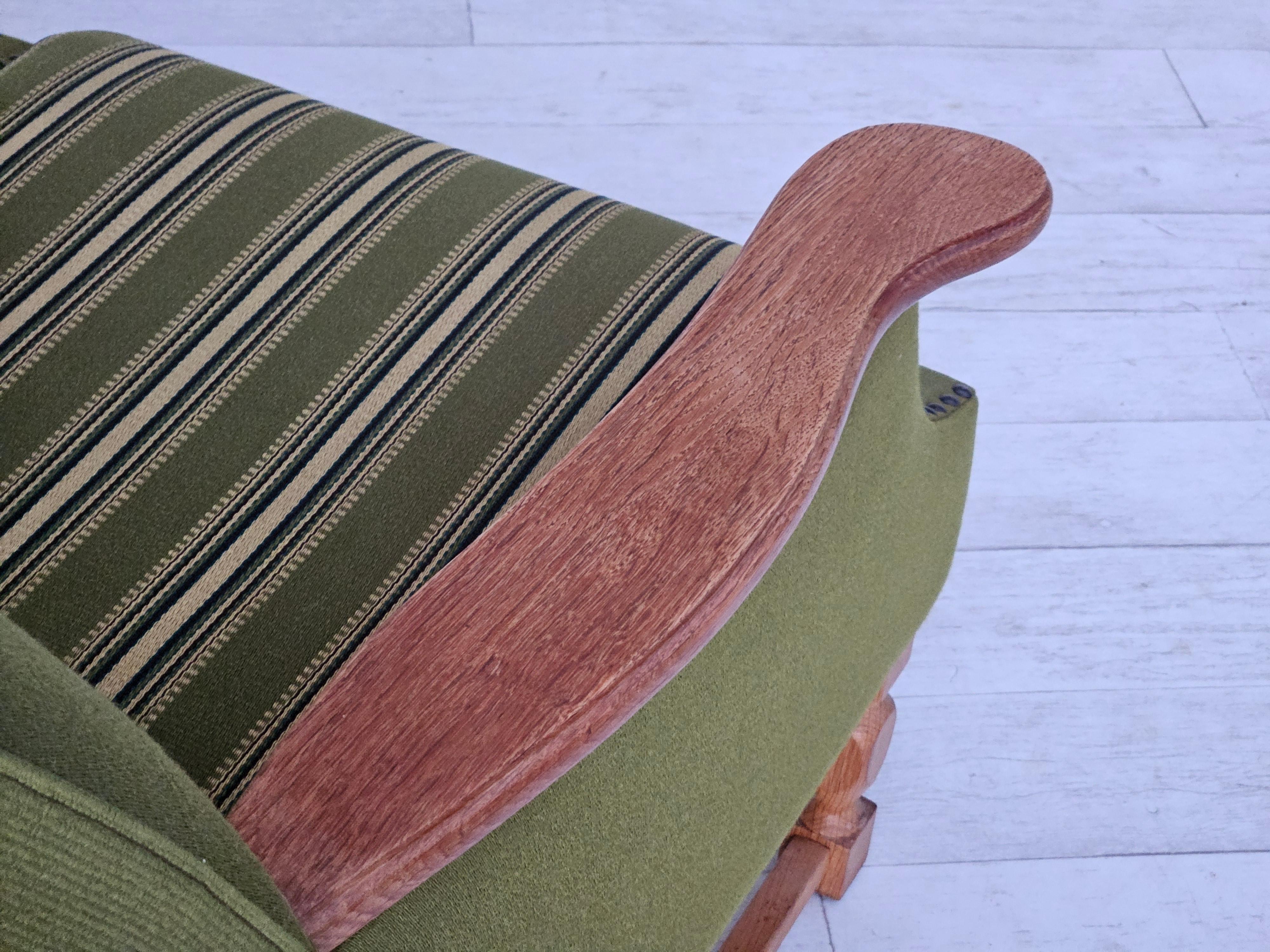 1970s, Danish lounge chair, wool, oak, original very good condition. For Sale 8