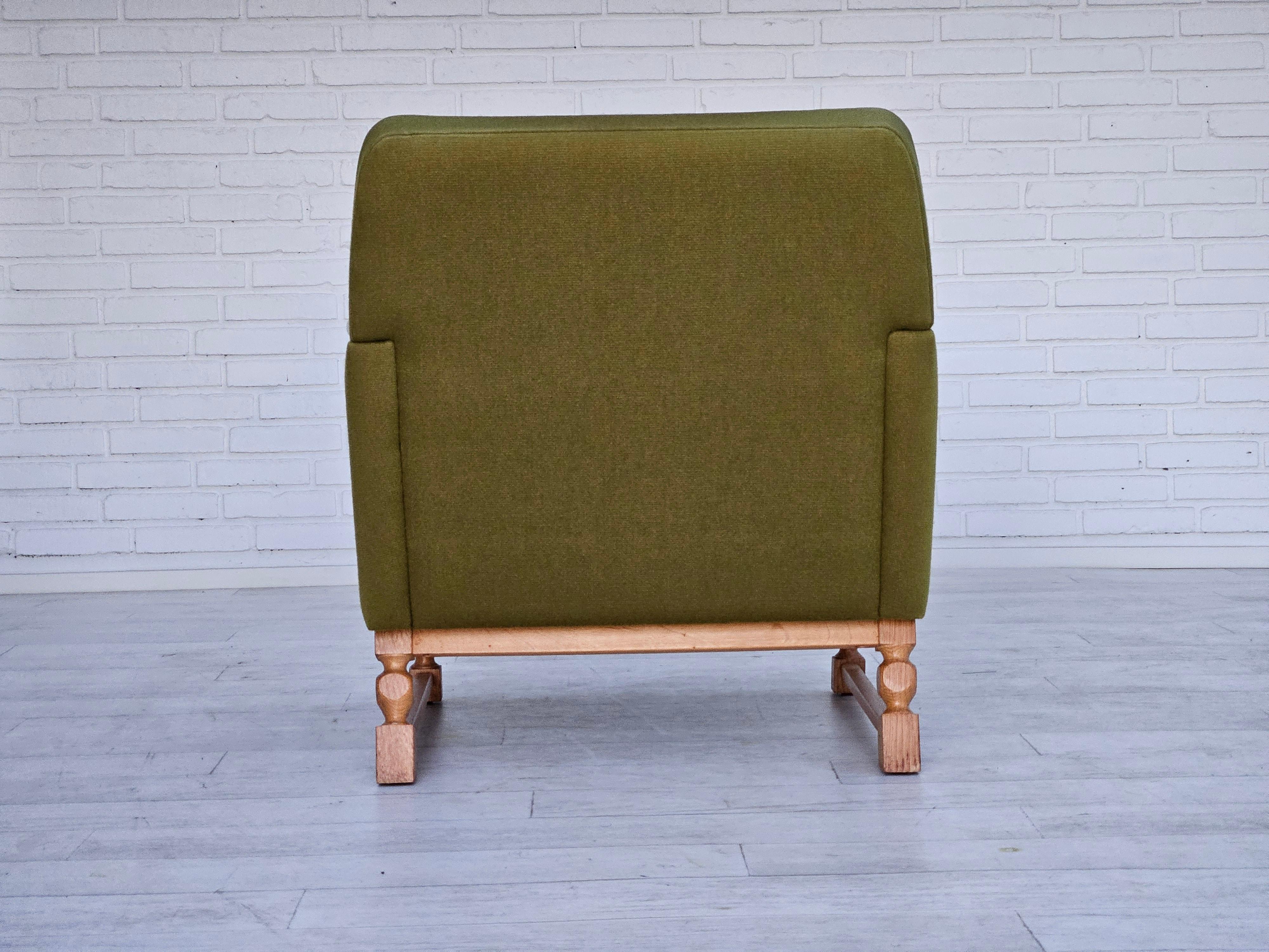 1970s, Danish lounge chair, wool, oak, original very good condition. For Sale 1