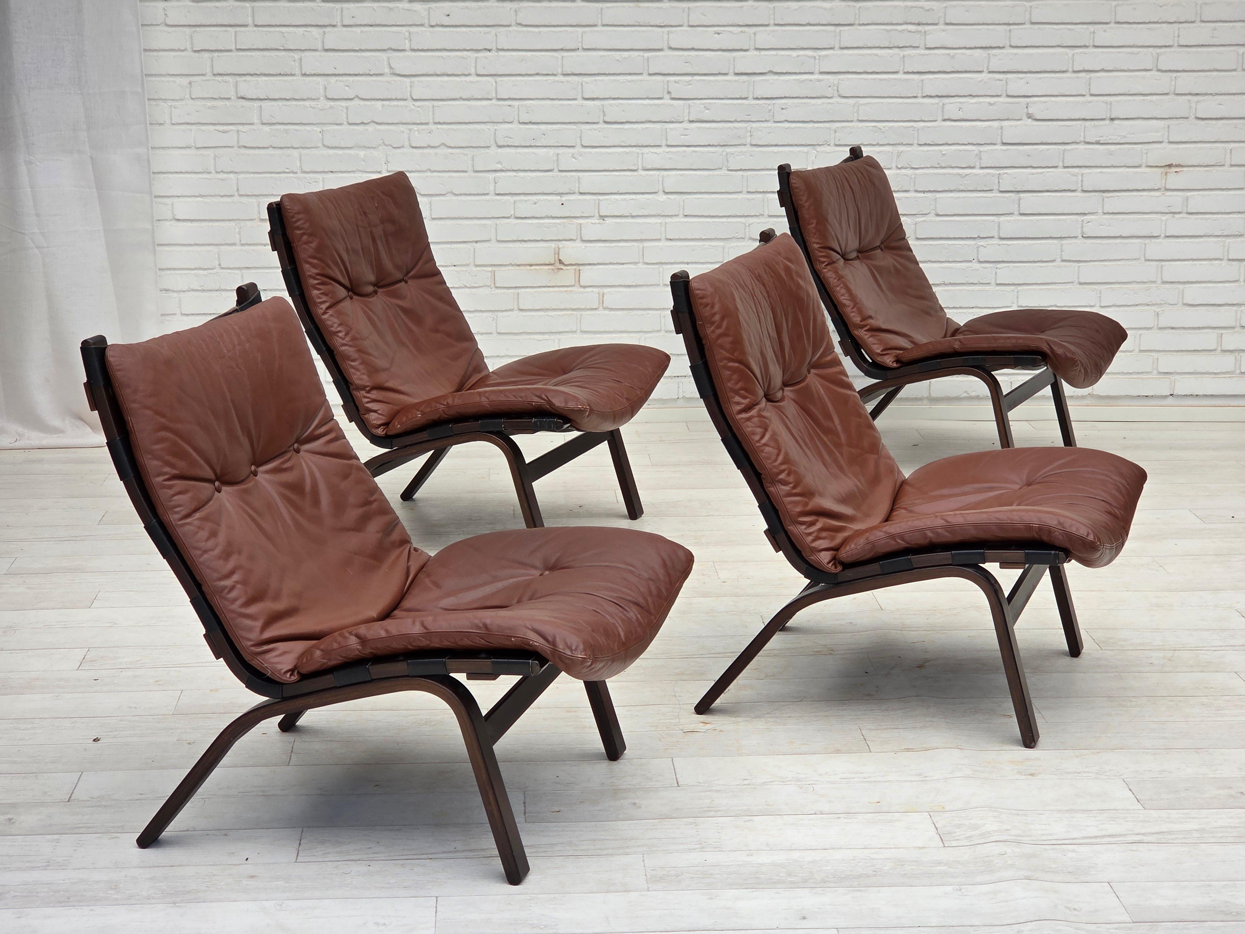 1970s, Danish loungechair by Farstrup, furniture leather, canvas, bent wood. For Sale 5