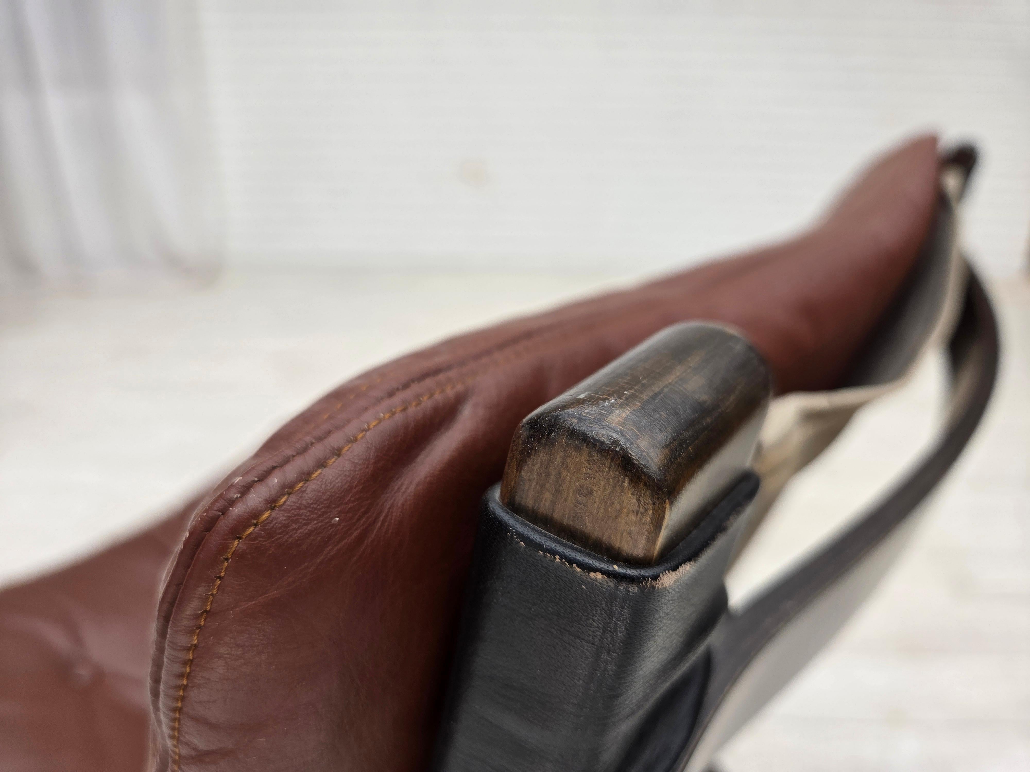 1970s, Danish loungechair by Farstrup, furniture leather, canvas, bent wood. For Sale 3