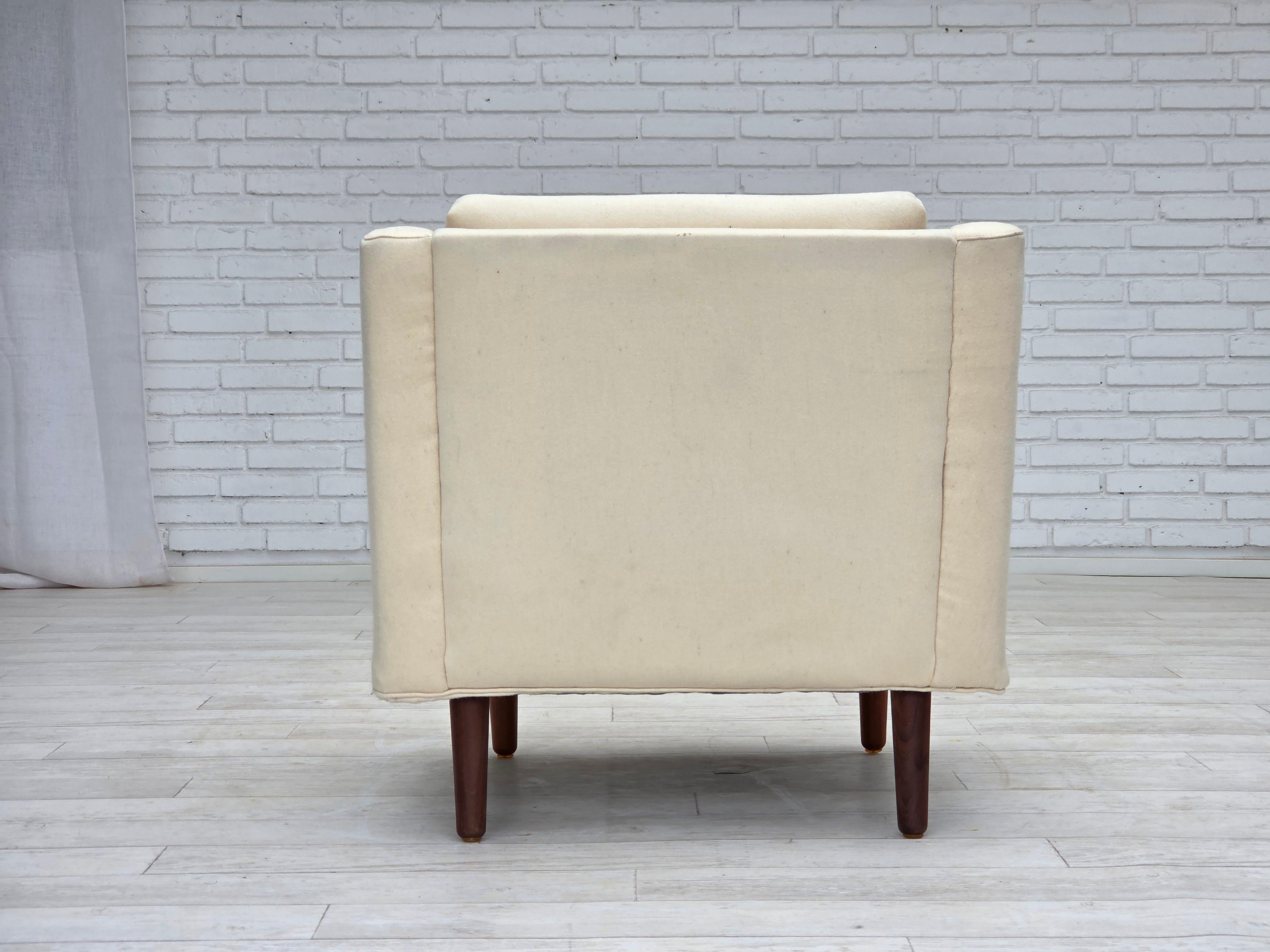 Wool 1970s, Danish loungechair, furniture wool, teak wood legs. For Sale