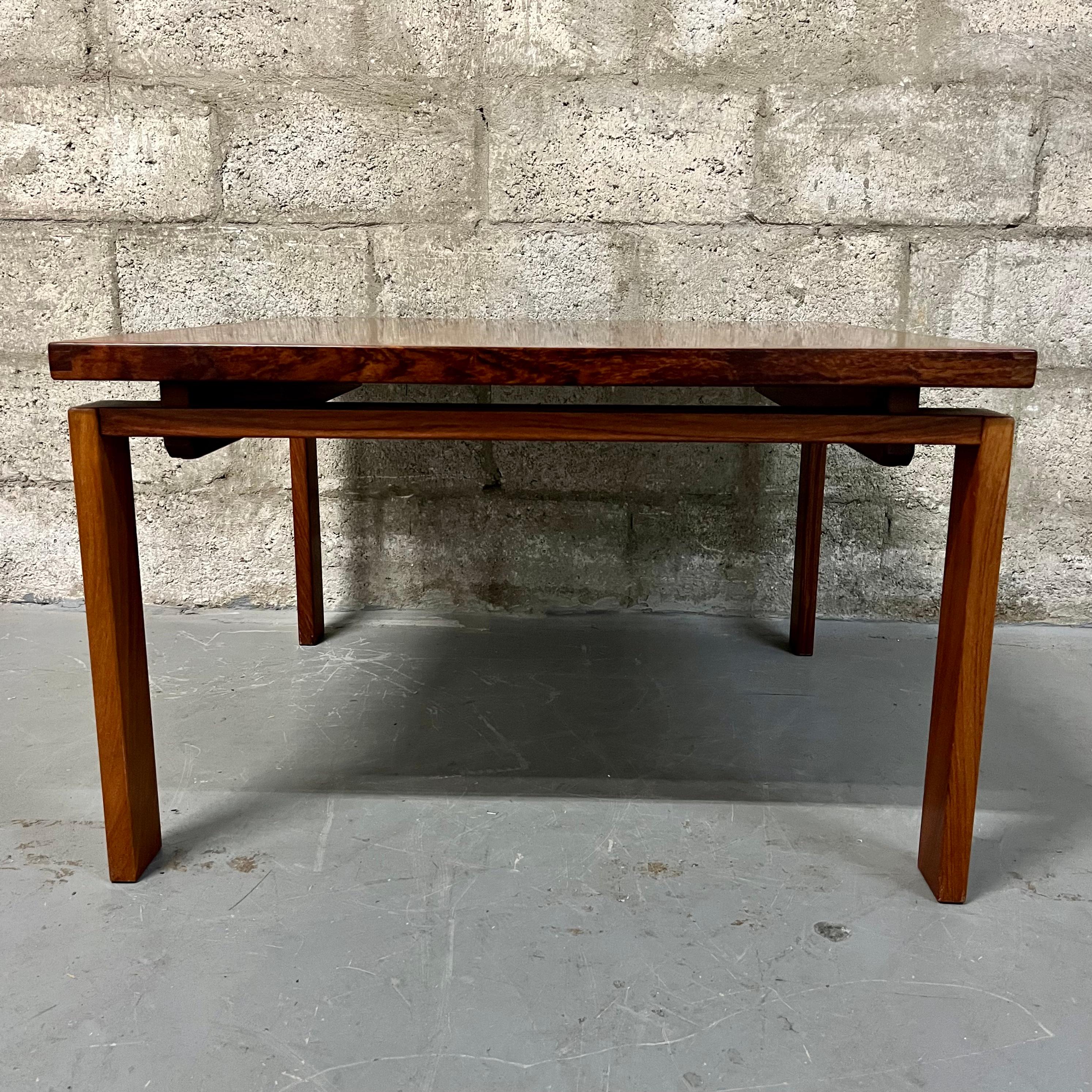 1970s Danish Mid Century Modern Floating Coffee Table in the Jens Risom's Style  For Sale 3