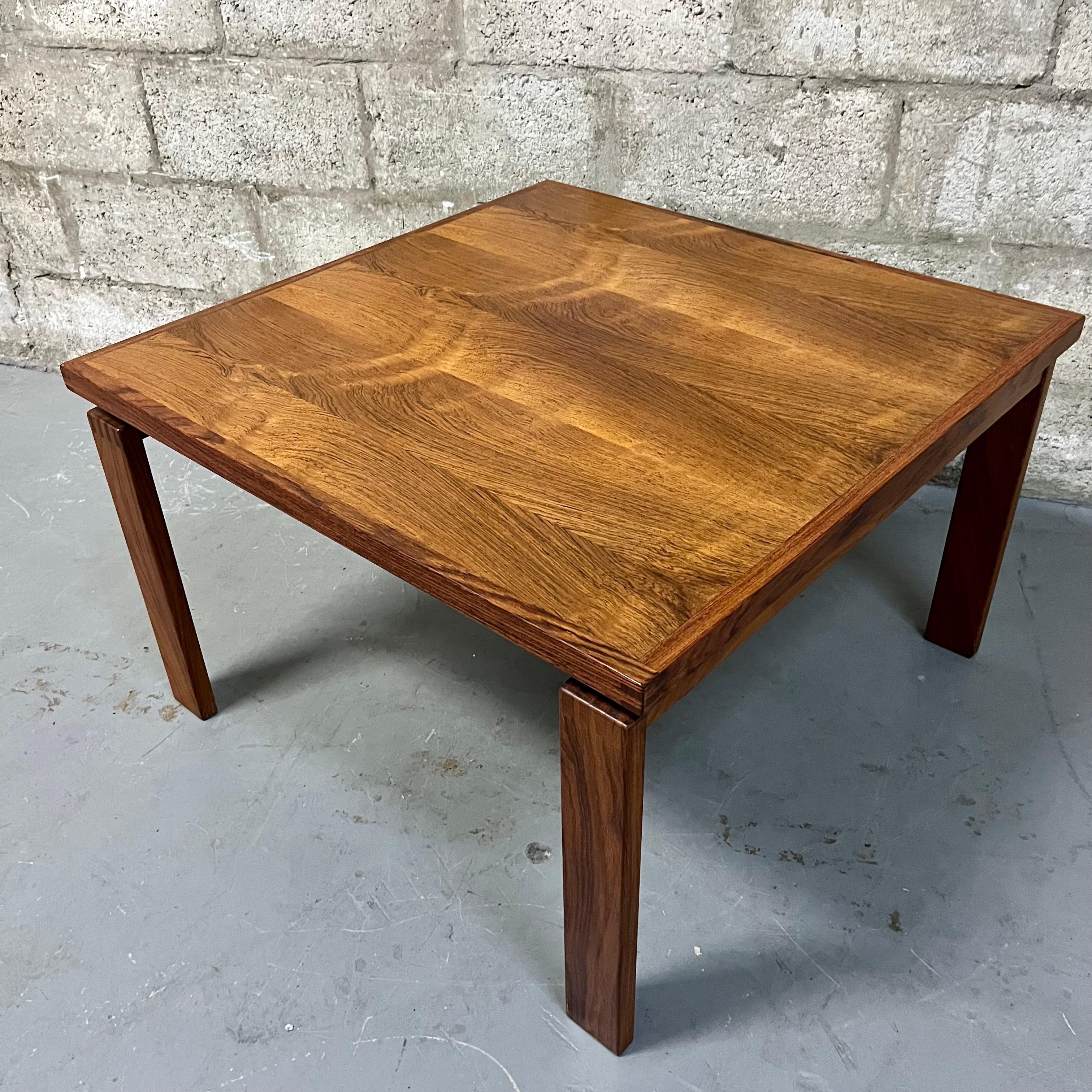 1970s Danish Mid Century Modern Floating Coffee Table in the Jens Risom's Style  In Good Condition For Sale In Miami, FL