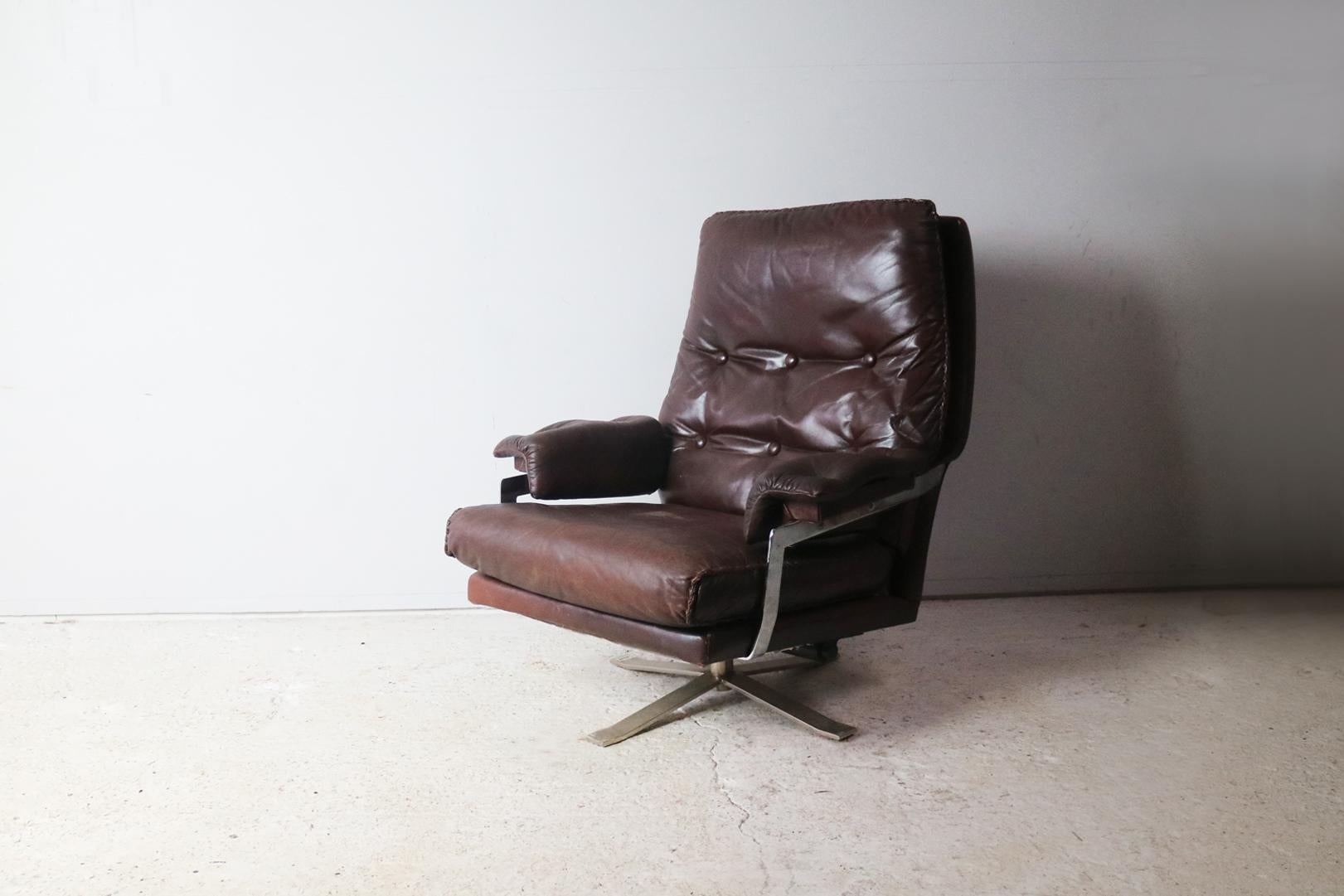 Mid-Century Modern 1970s Danish Midcentury Leather Reclining Lounge Chair For Sale