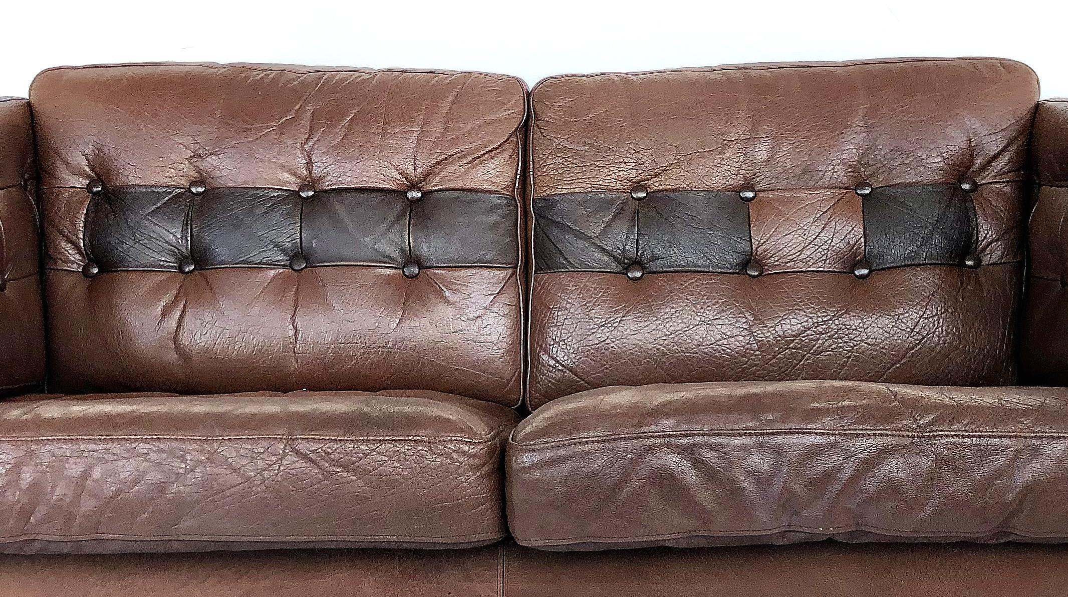 1970s Danish Modern Leather and Rosewood Settee In Good Condition In Miami, FL