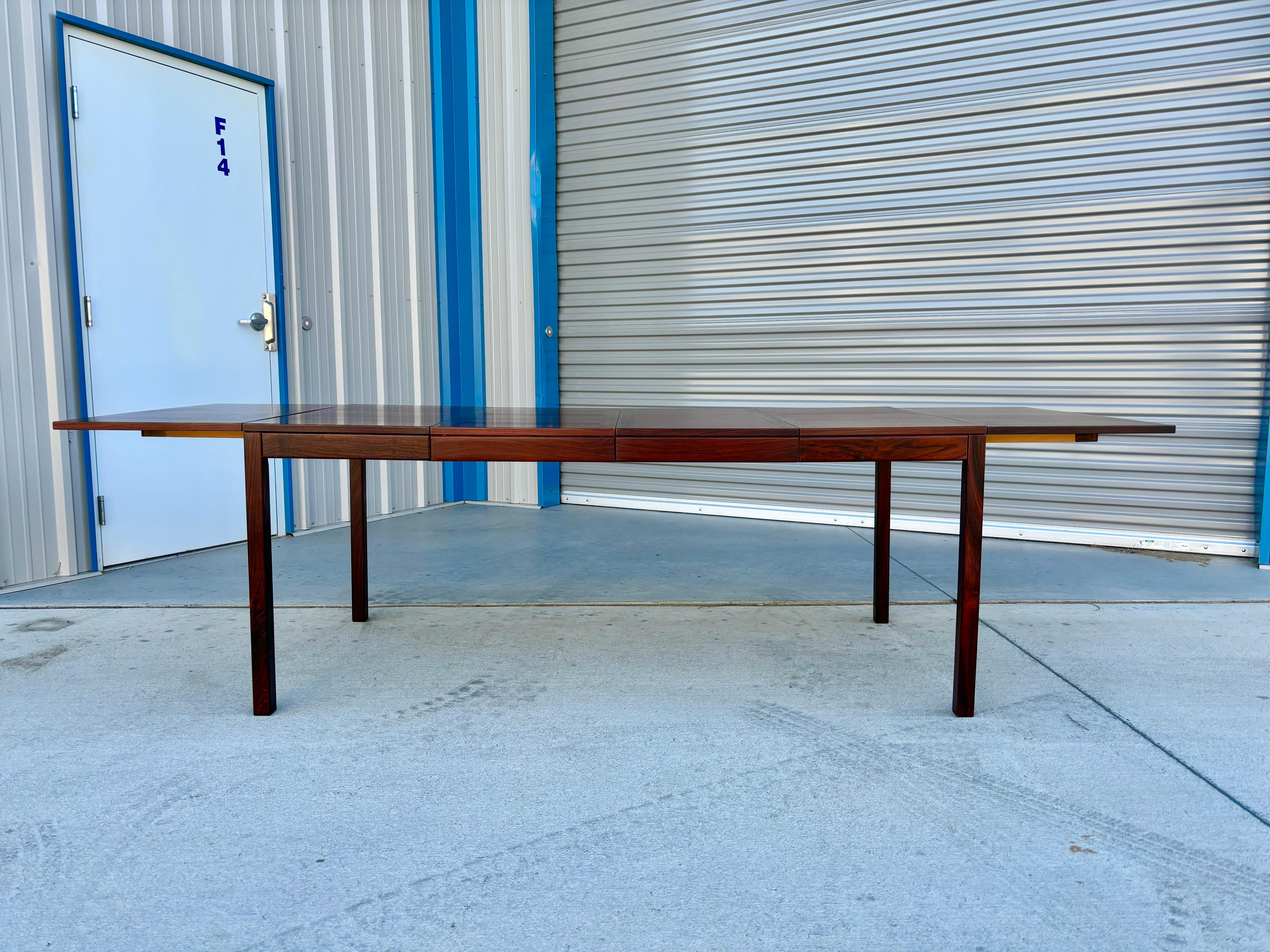 1970s Danish Modern Rosewood Extending Dining Table by Vejle Stole & Møbelfabrik For Sale 5