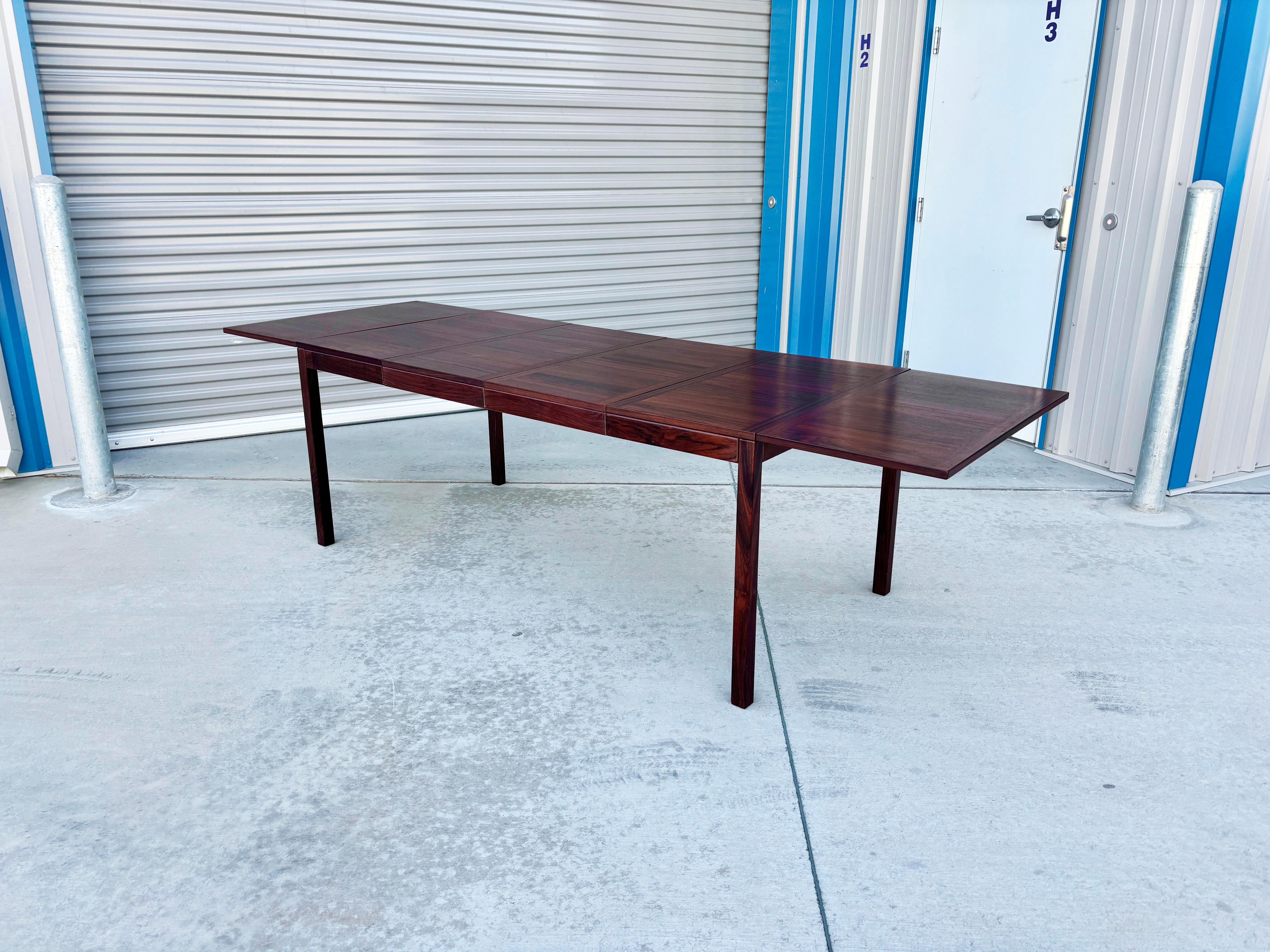 1970s Danish Modern Rosewood Extending Dining Table by Vejle Stole & Møbelfabrik im Angebot 3