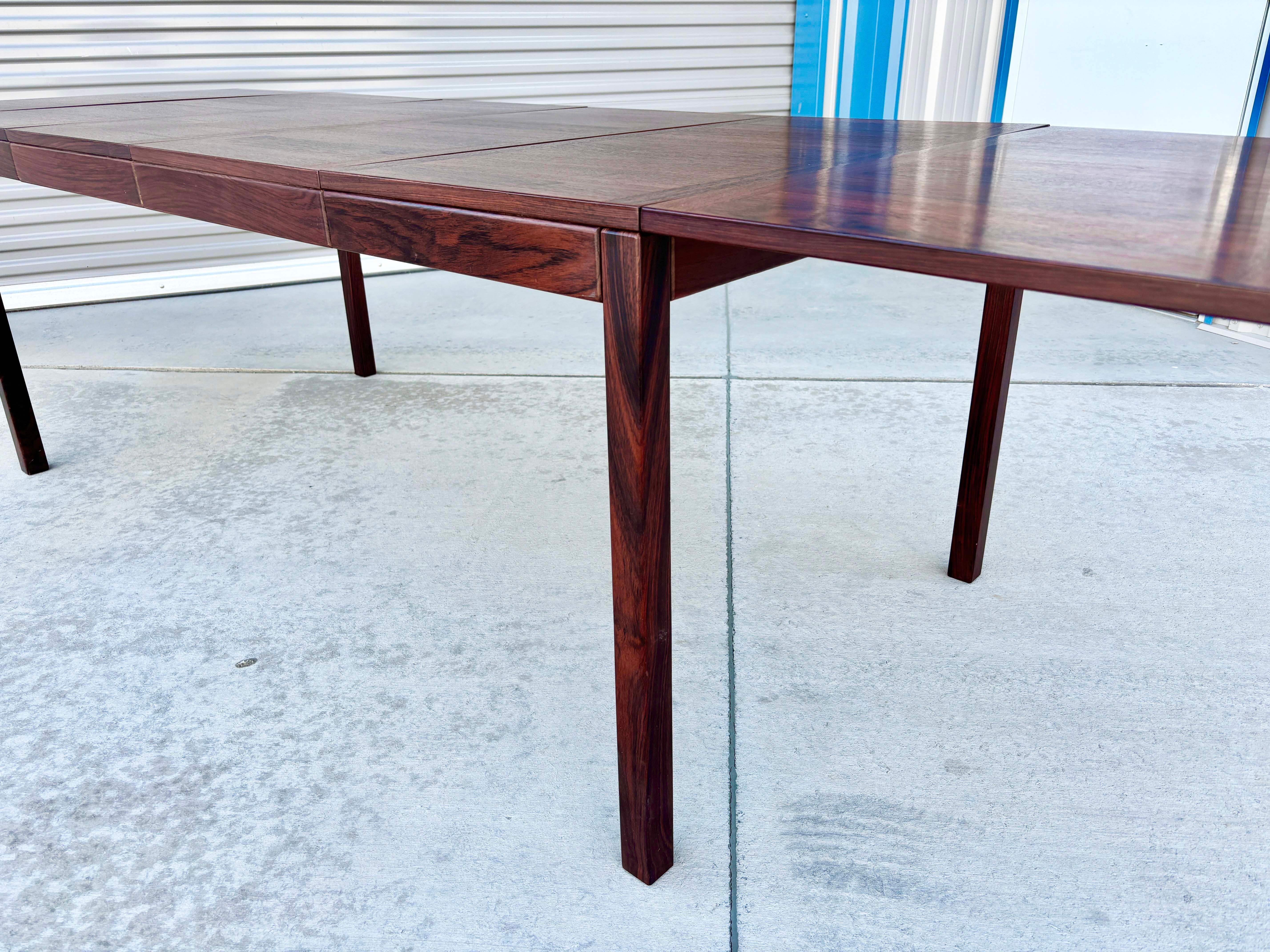 1970s Danish Modern Rosewood Extending Dining Table by Vejle Stole & Møbelfabrik im Angebot 4