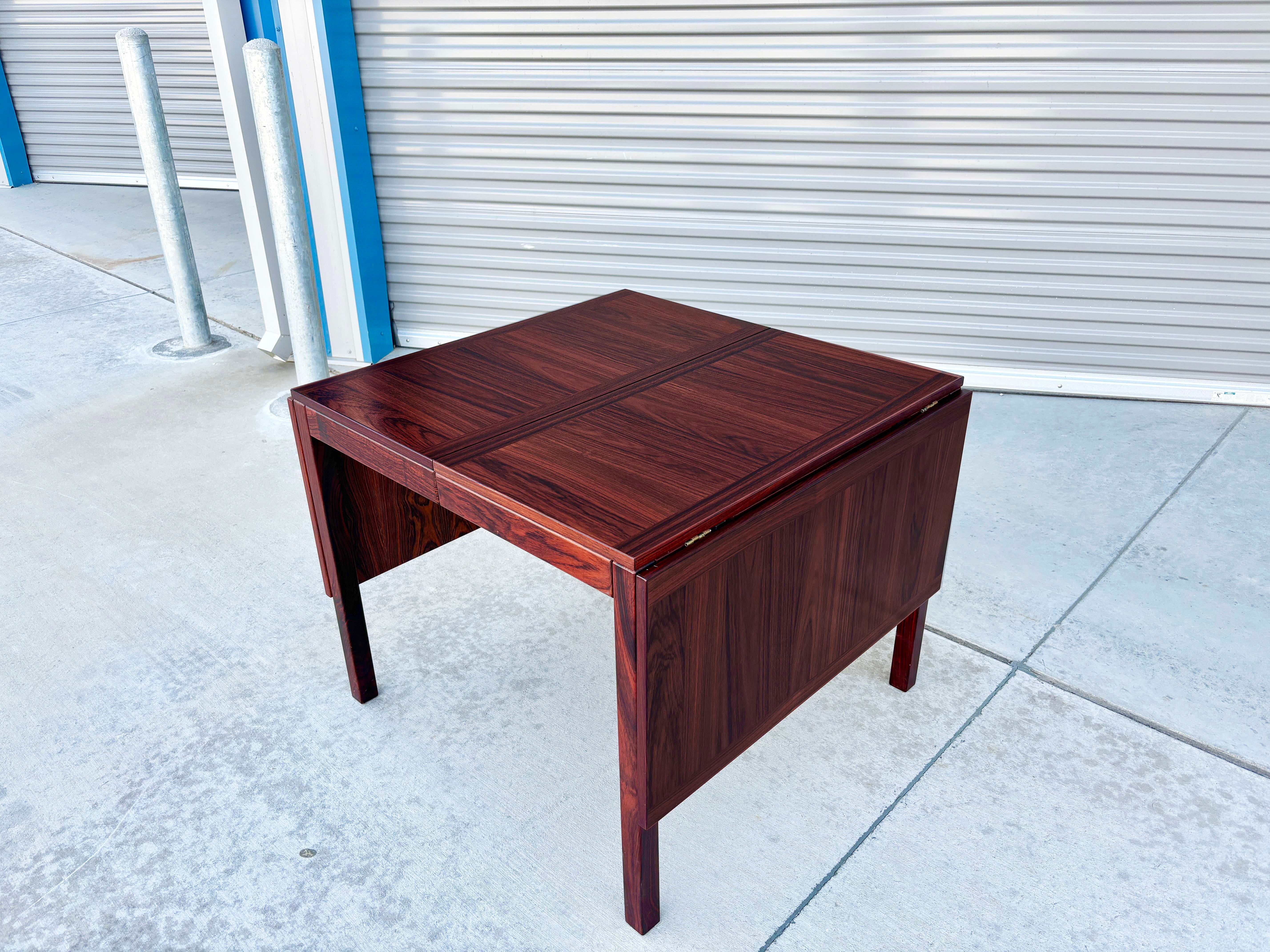 1970s Danish Modern Rosewood Extending Dining Table by Vejle Stole & Møbelfabrik (Moderne der Mitte des Jahrhunderts) im Angebot