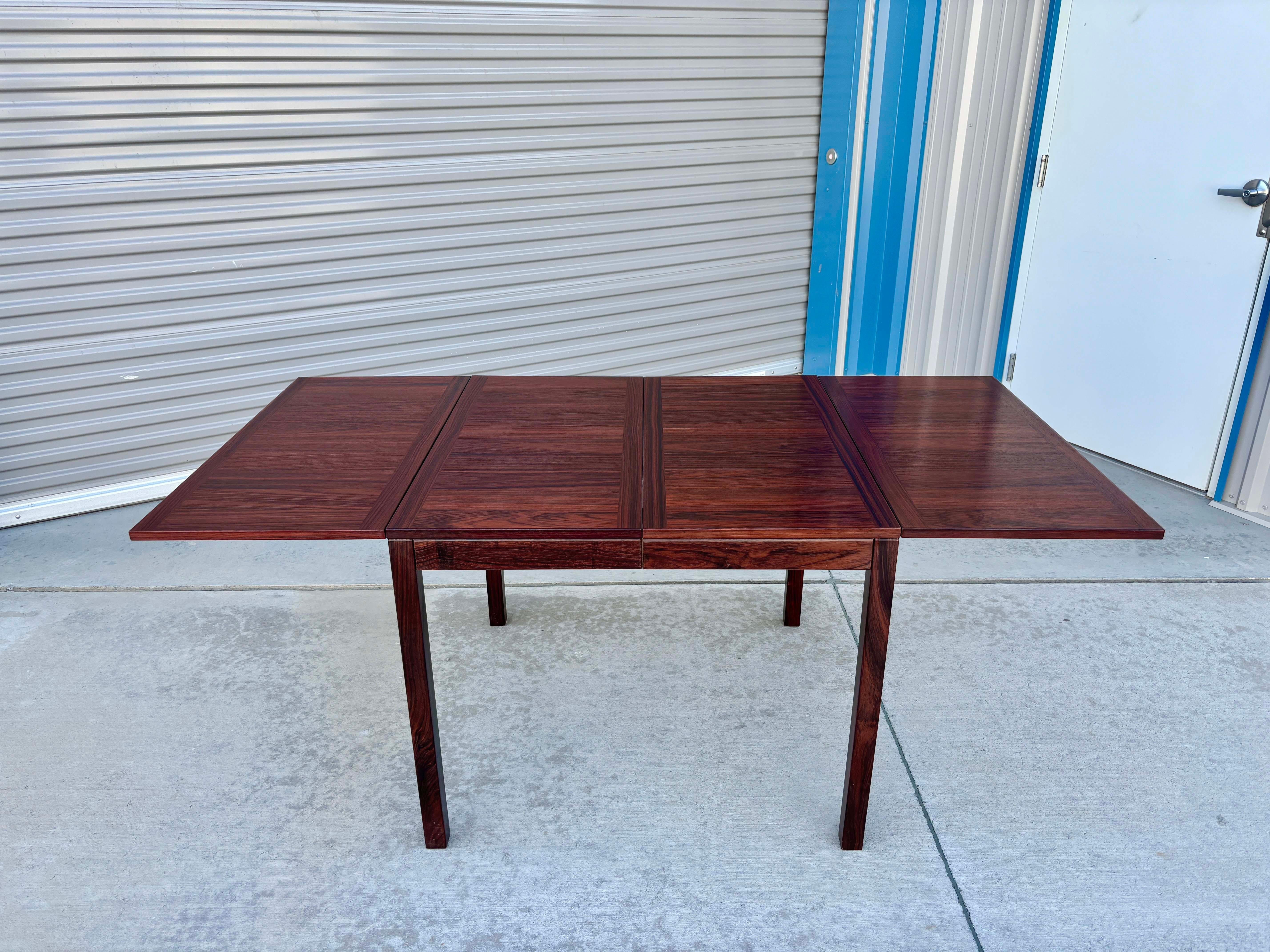 1970s Danish Modern Rosewood Extending Dining Table by Vejle Stole & Møbelfabrik im Zustand „Gut“ im Angebot in North Hollywood, CA