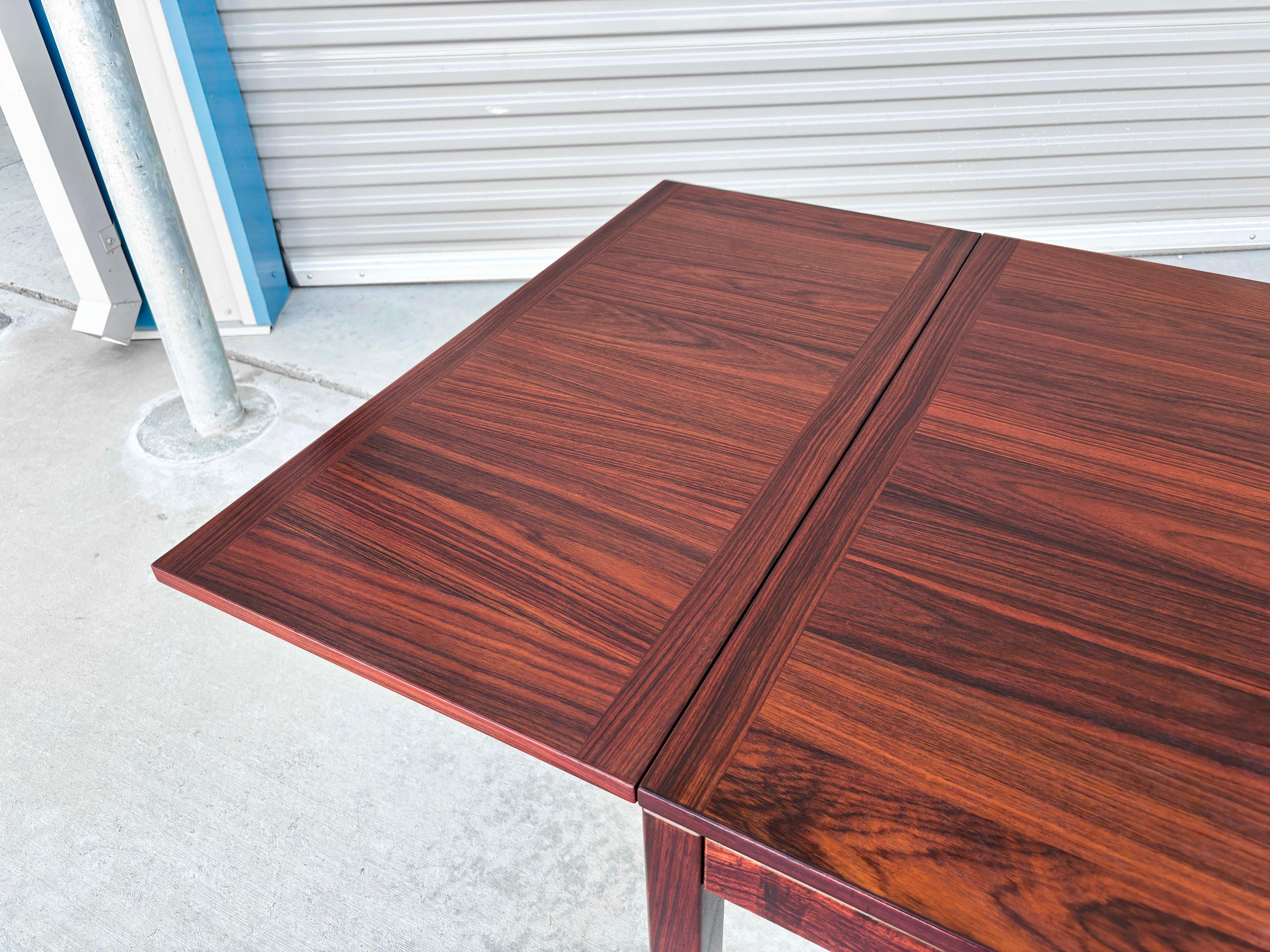 1970s Danish Modern Rosewood Extending Dining Table by Vejle Stole & Møbelfabrik im Angebot 2