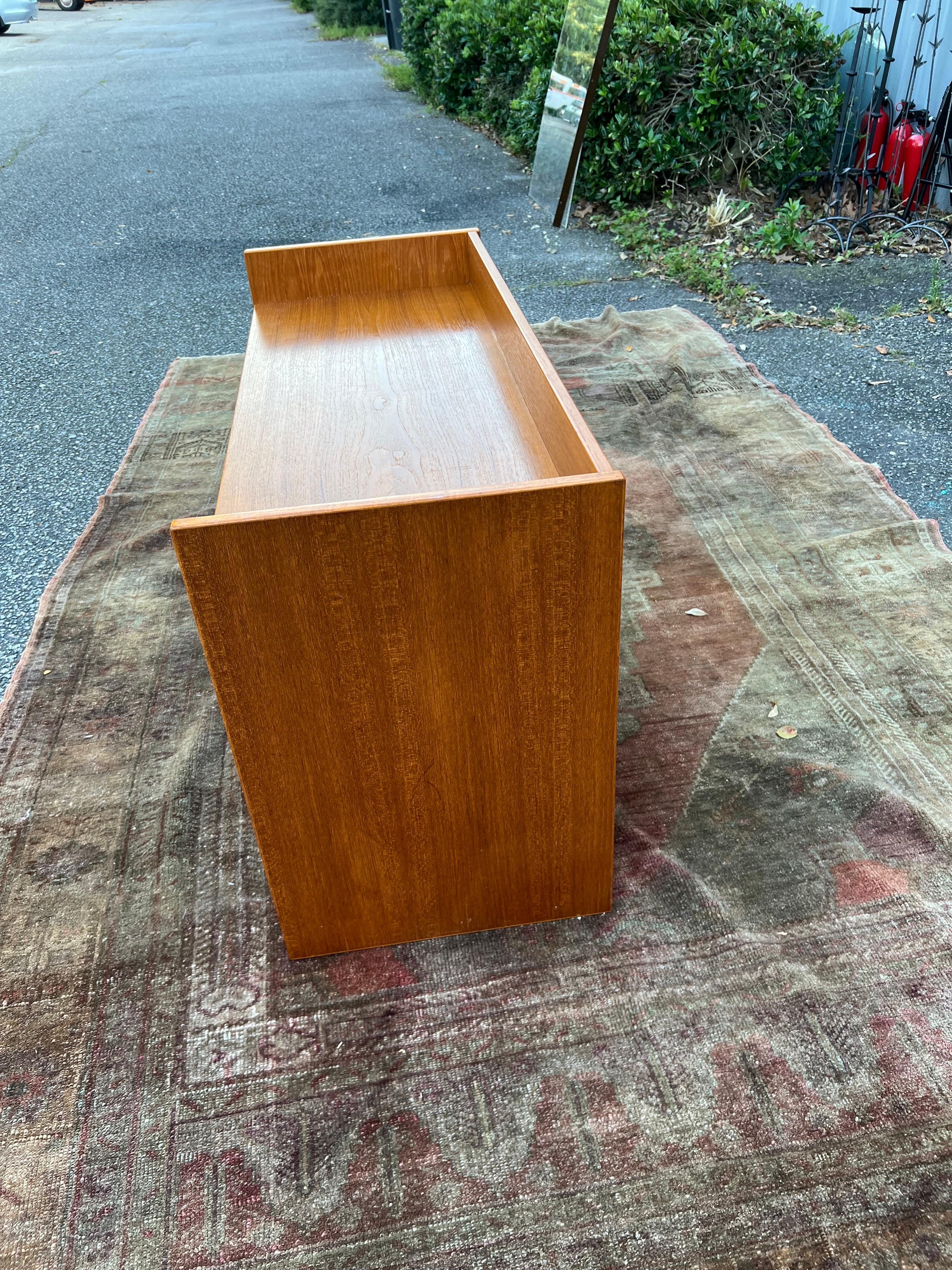 Fin du 20e siècle 1970s Danish Modern Teck Compact Media / Vinyl Shelf Unit en vente