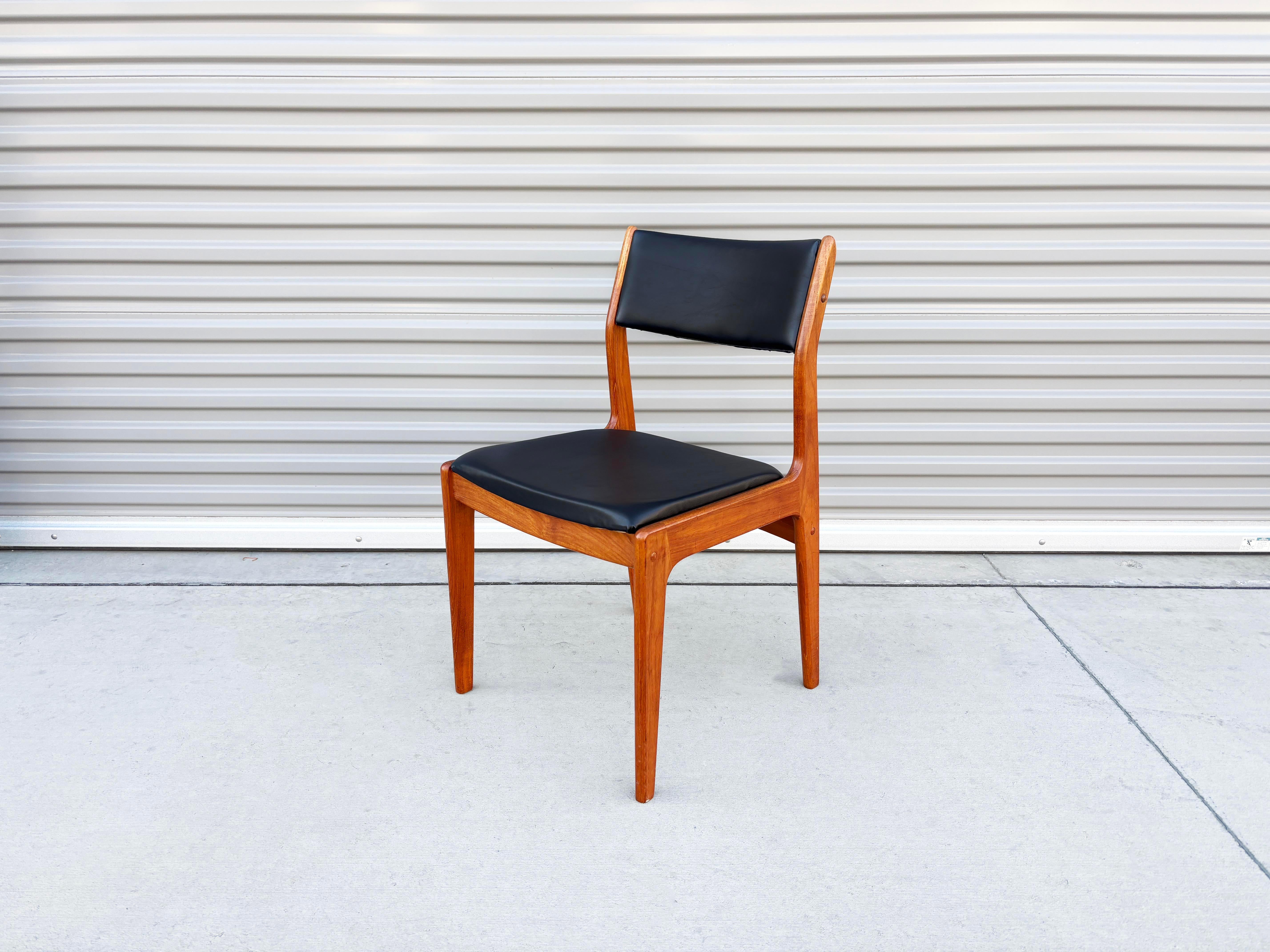 1970er Jahre Dänische Moderne Teakholz Esszimmerstühle Satz von 6 im Angebot 5