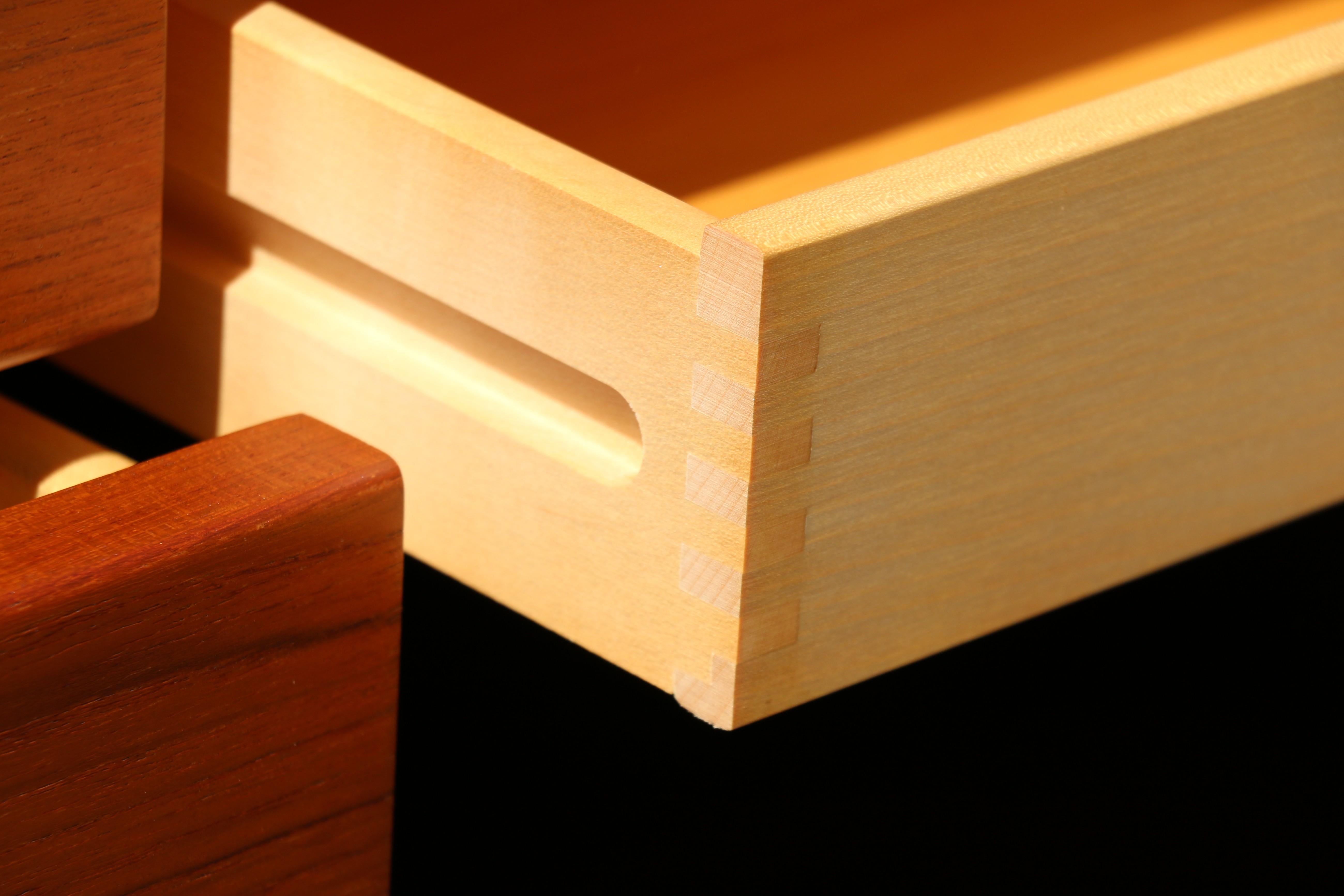 Cassettone da uomo in teak moderno danese degli anni '70 in vendita 2