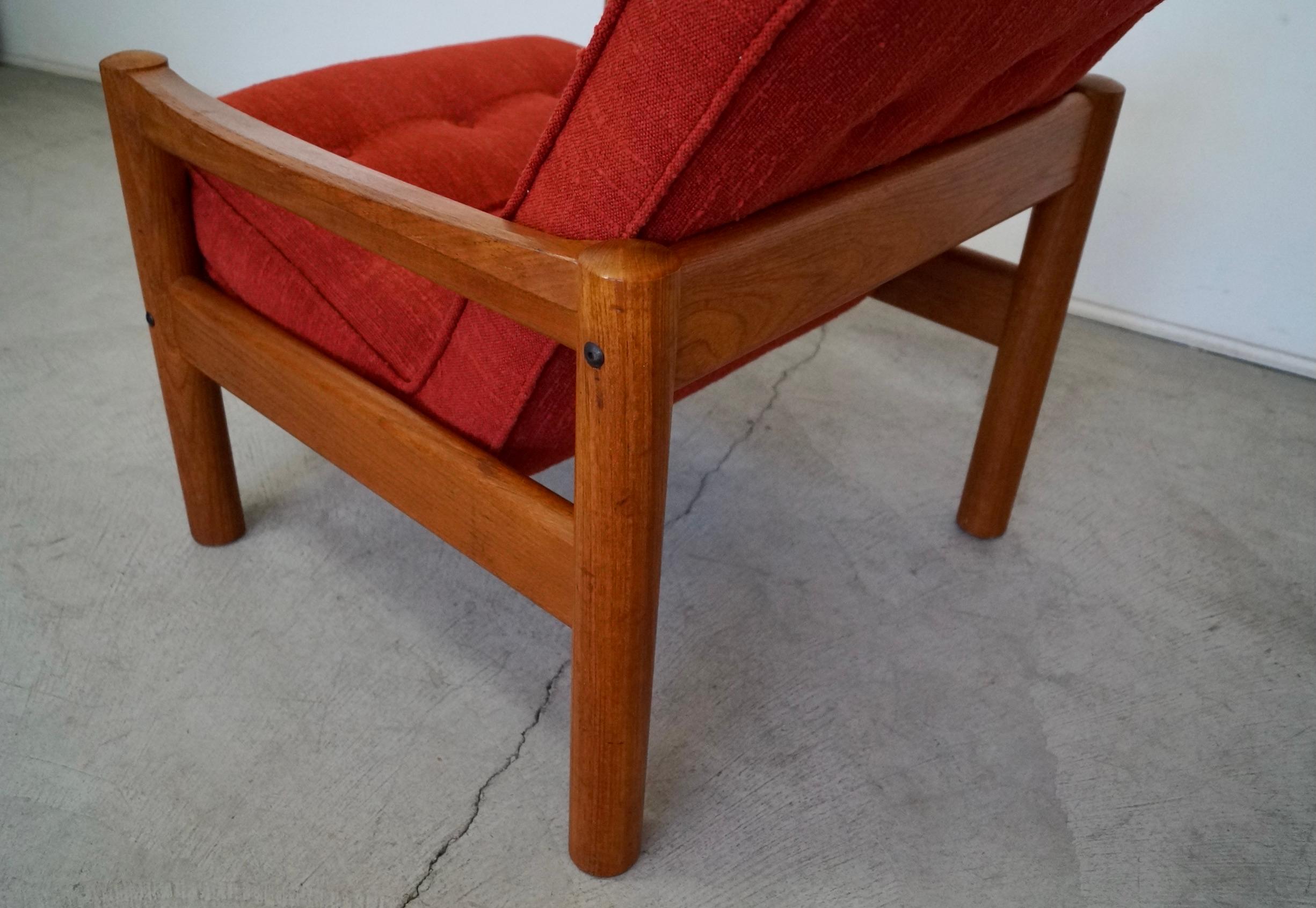 Paire de fauteuils de salon danois modernes en teck des années 1970 par Domino Mobler en vente 8