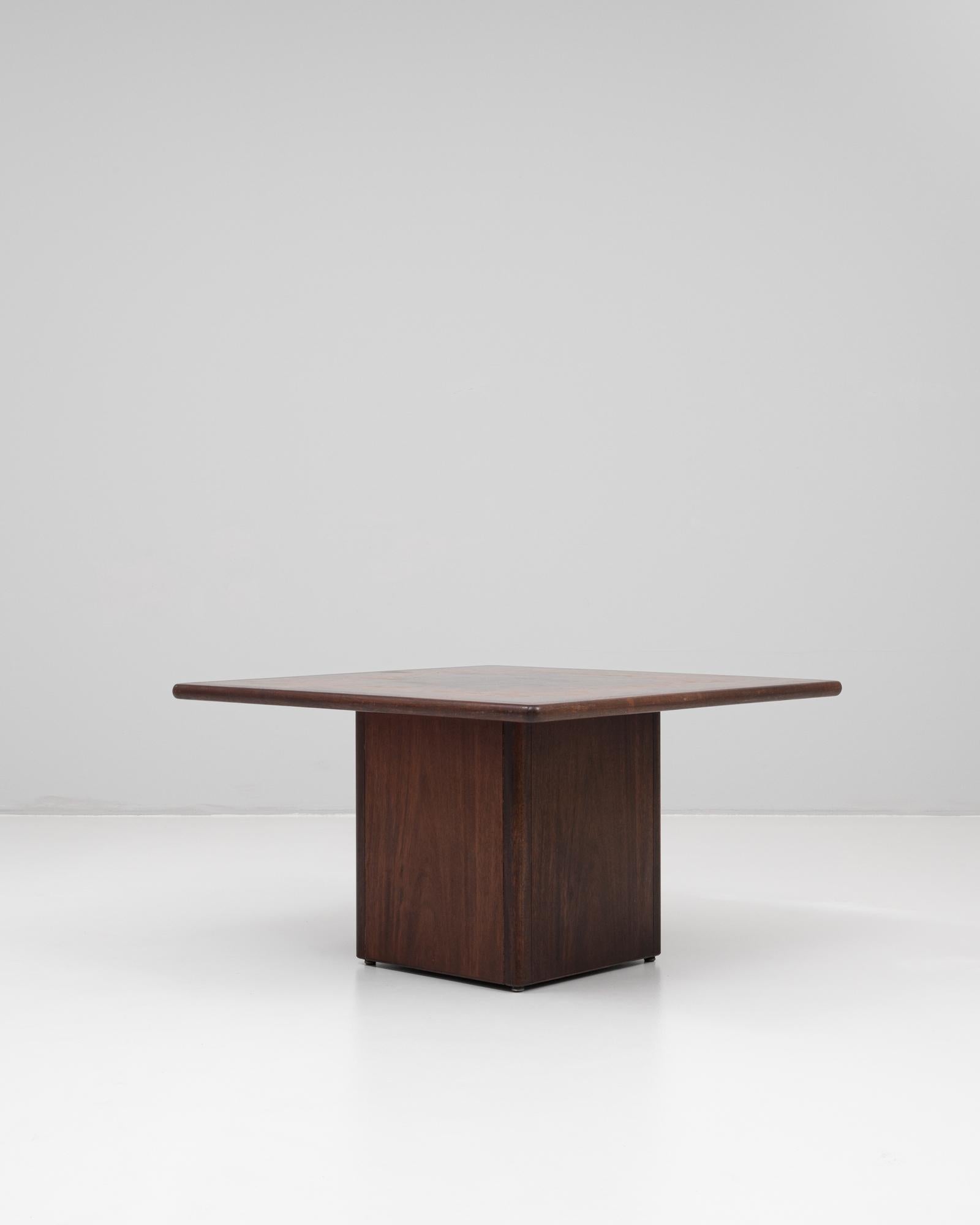 Danois Table basse à piédestal moderniste danoise des années 1970 en vente