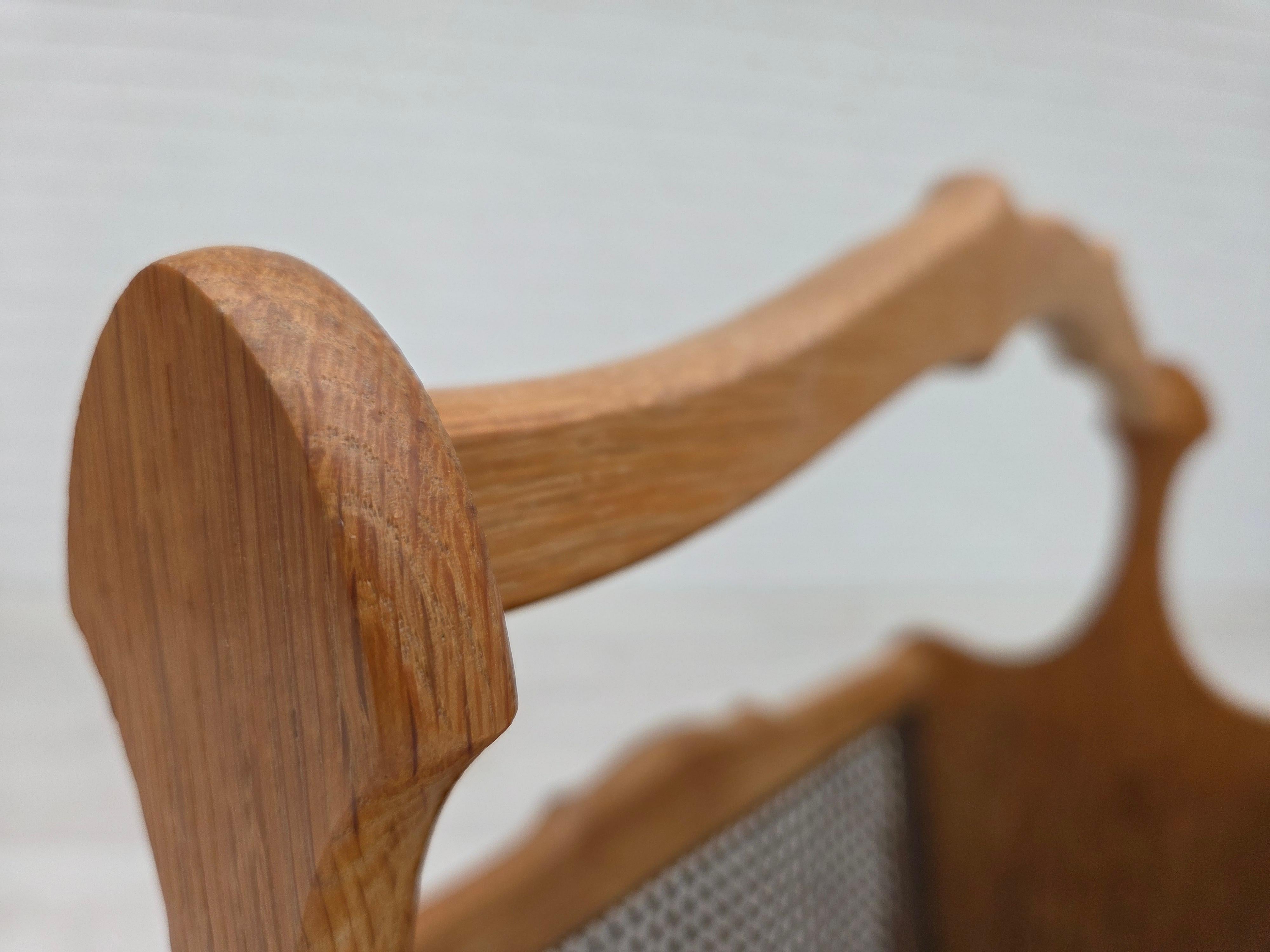 1970s, Danish newspaper holder, solid oak wood, furniture mesh. For Sale 4