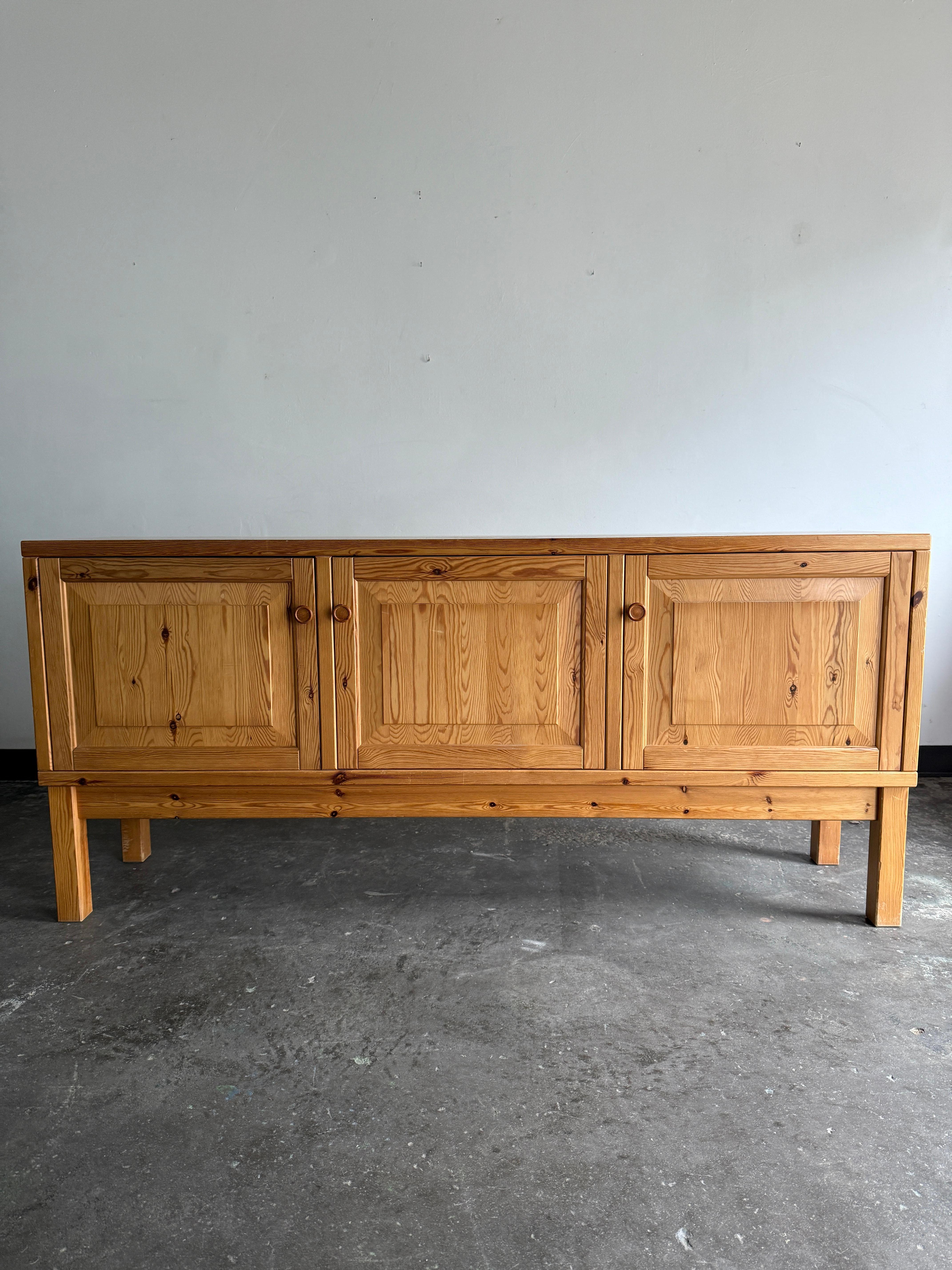 Credenza in pino danese degli anni '70 in vendita 3
