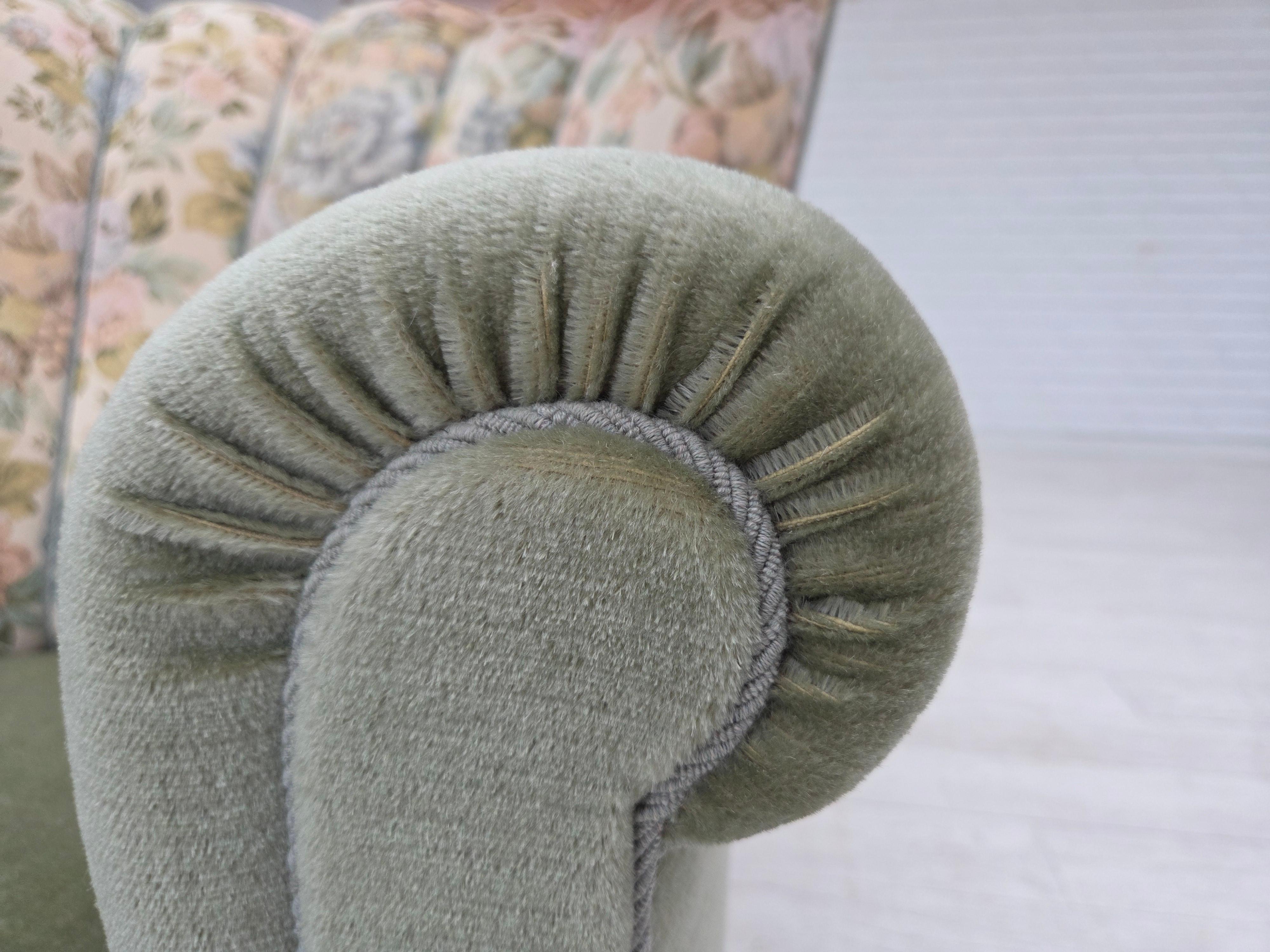 Fauteuil de détente danois des années 1970, velours de mobilier vert, état original en vente 4