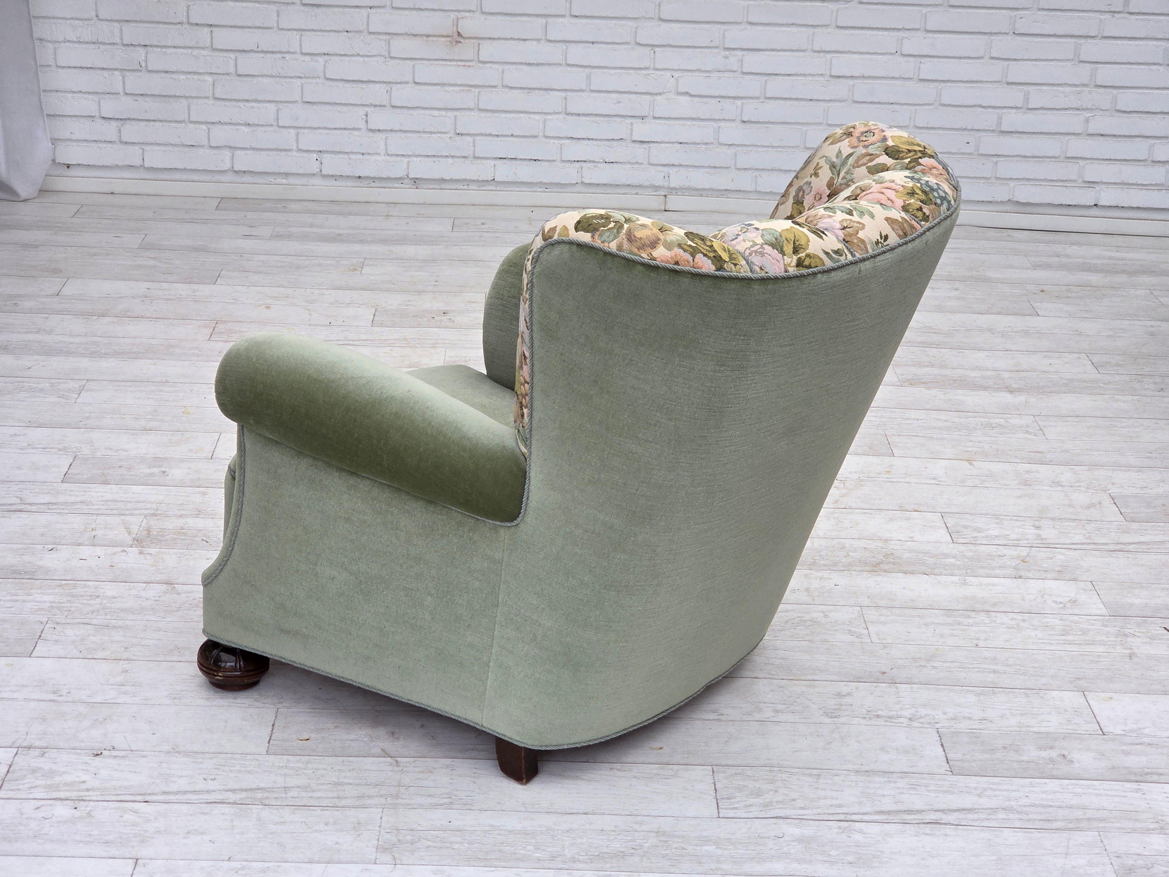 Fauteuil de détente danois des années 1970, velours de mobilier vert, état original en vente 8
