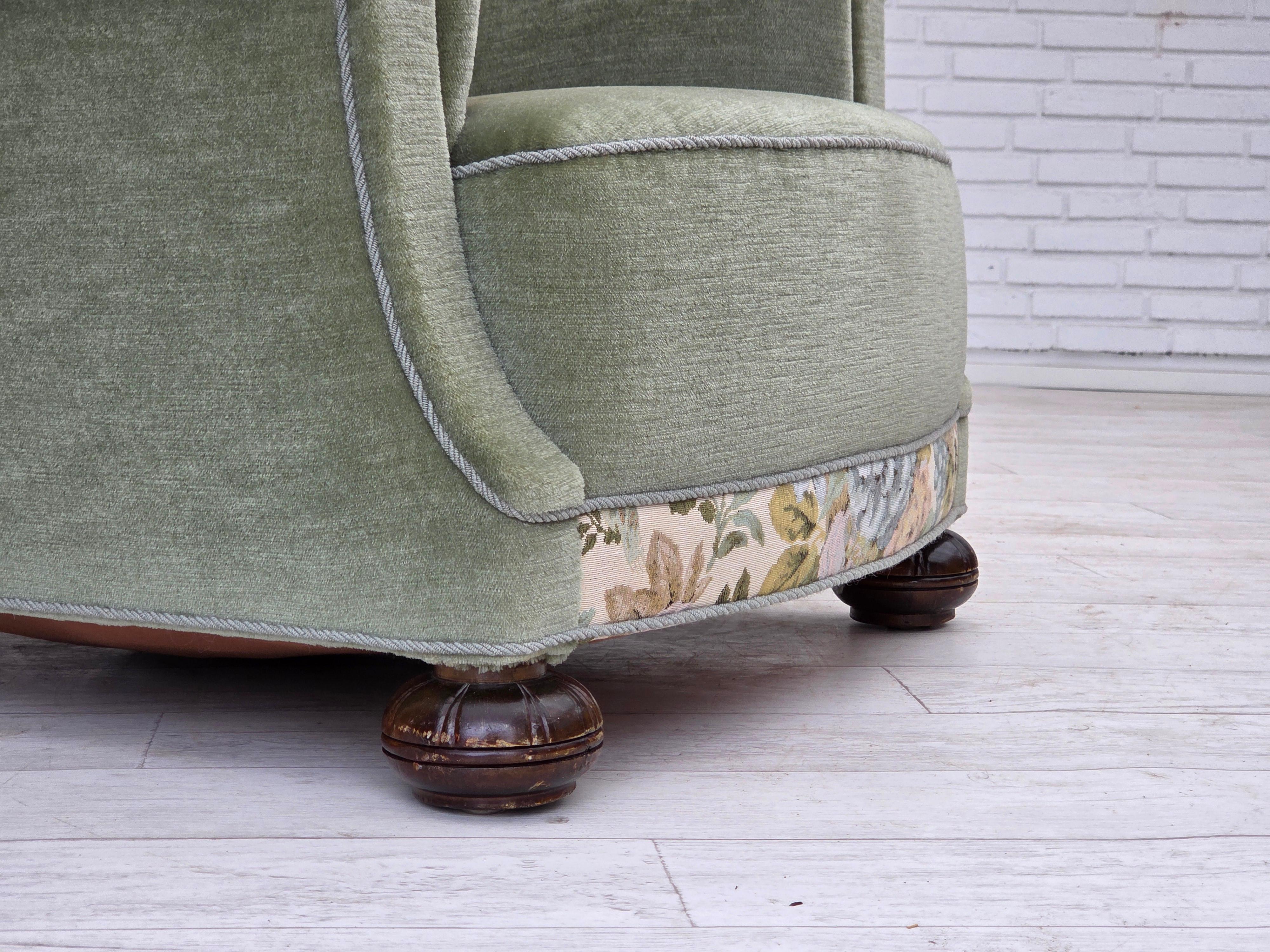 Scandinave moderne Fauteuil de détente danois des années 1970, velours de mobilier vert, état original en vente