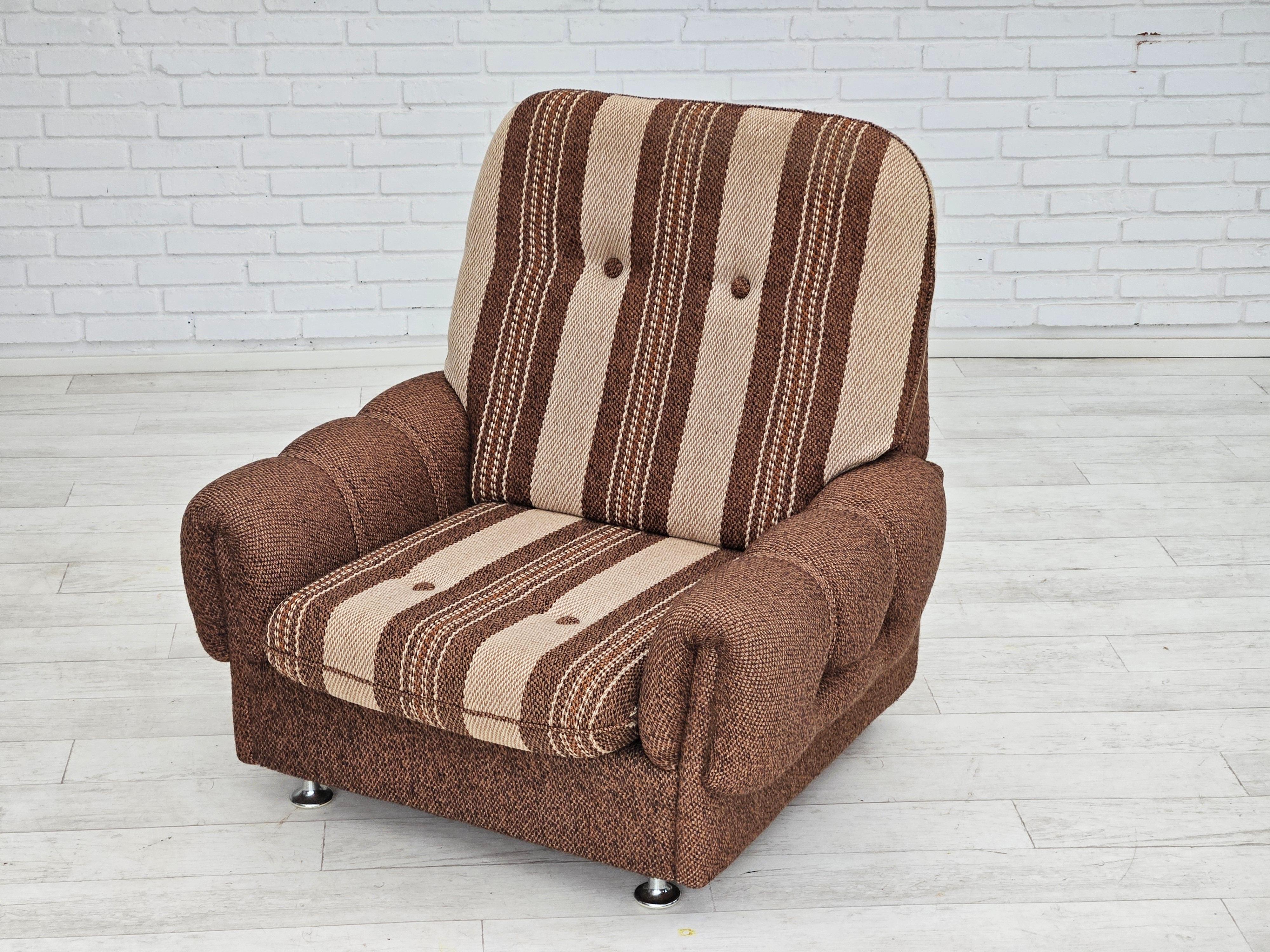 1970s, Danish relax chair, original wool upholstery, very good condition. For Sale 5