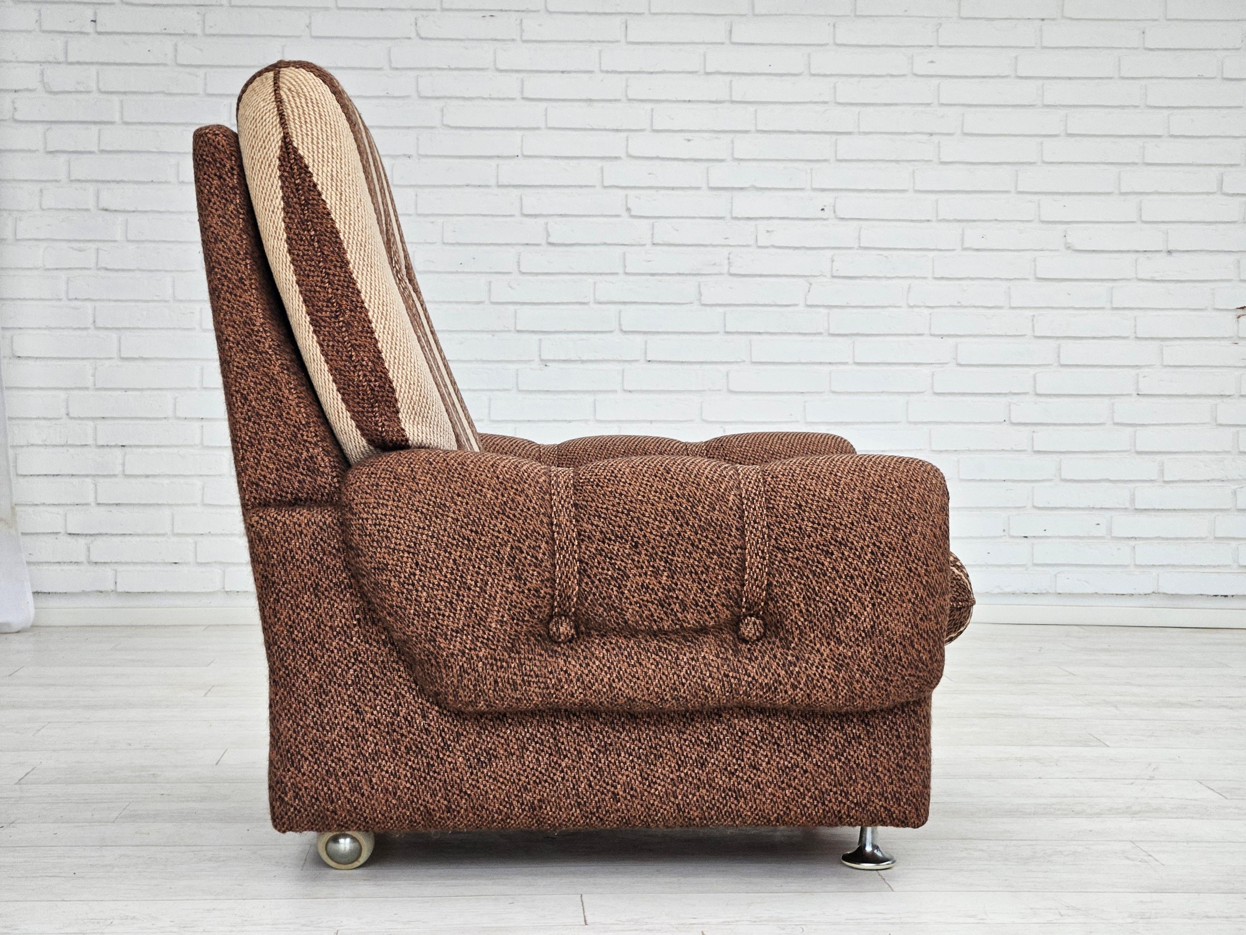 Mid-20th Century 1970s, Danish relax chair, original wool upholstery, very good condition. For Sale