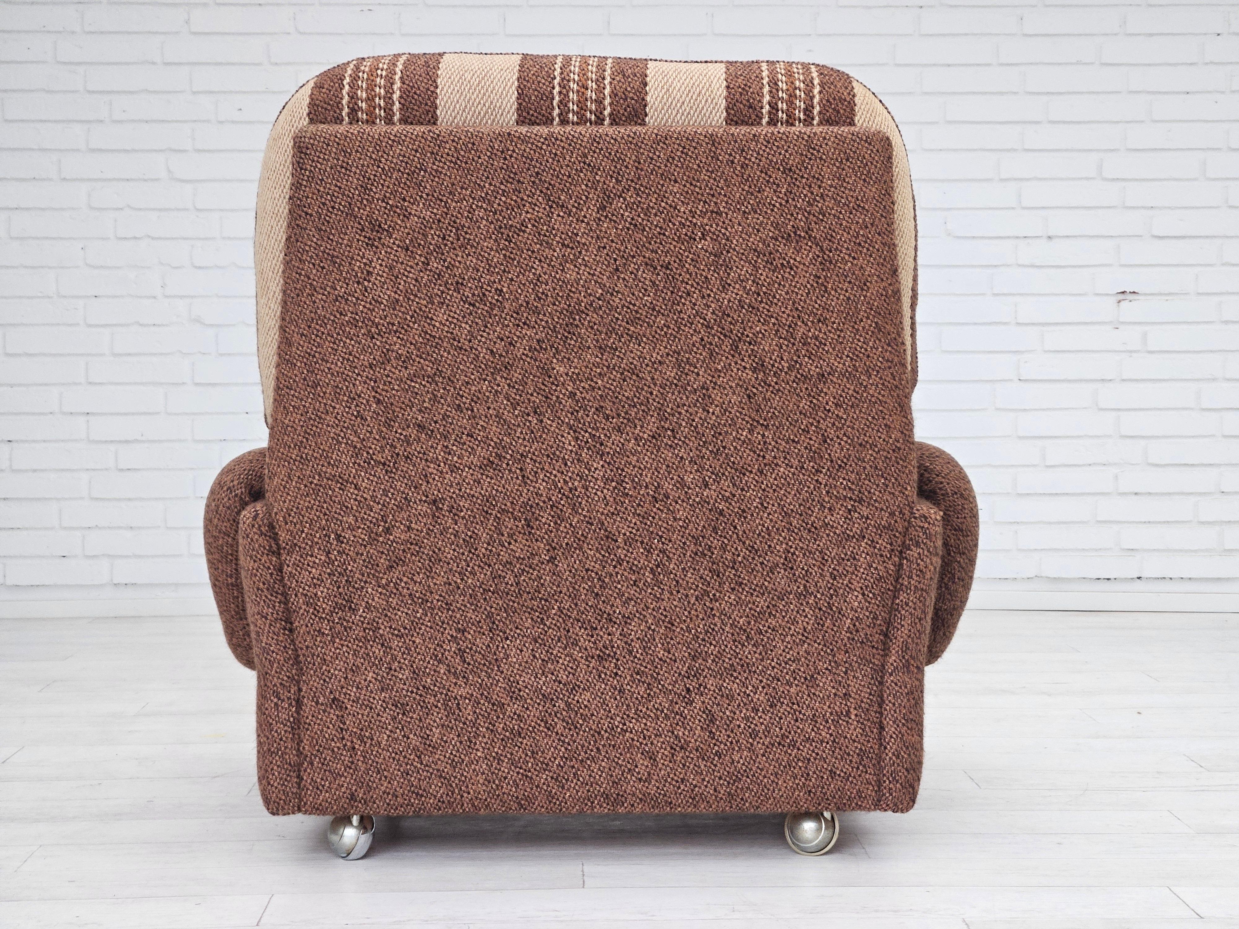 Fabric 1970s, Danish relax chair, original wool upholstery, very good condition. For Sale