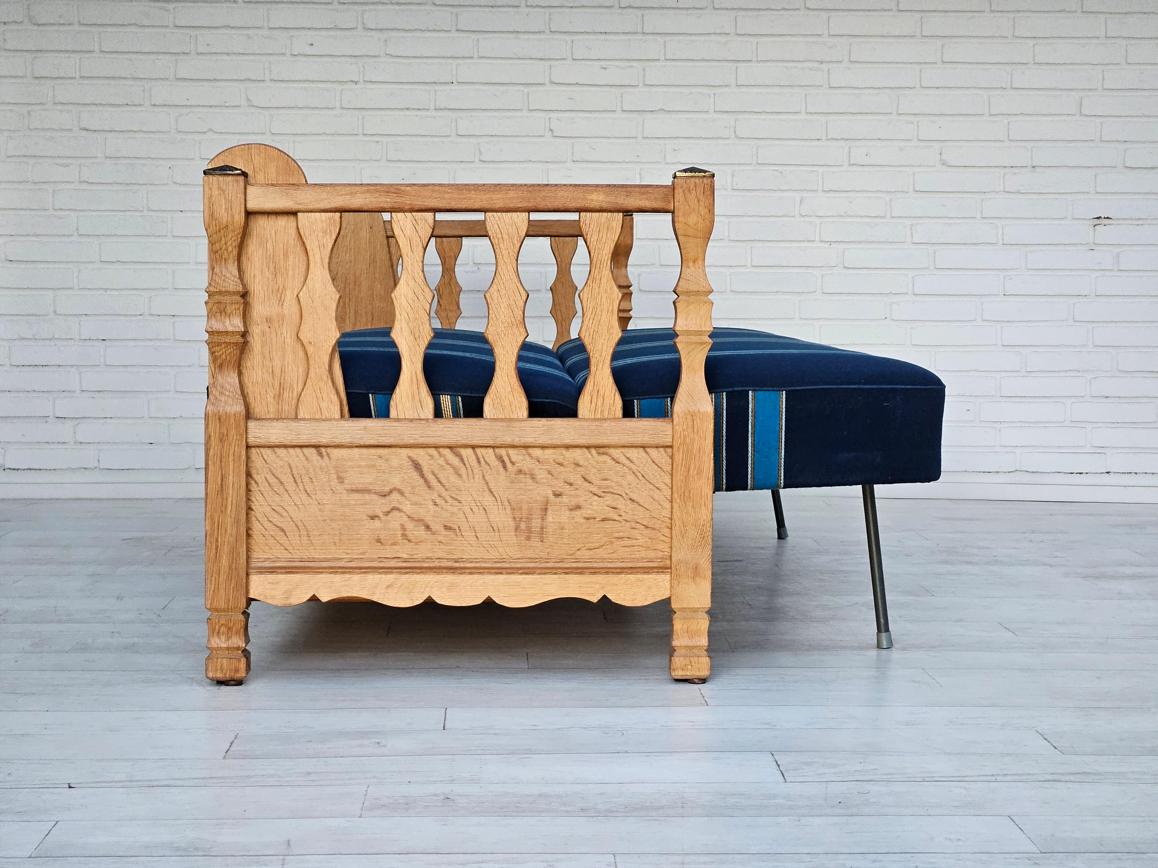 1970s, Danish sleeping foldable sofa, oak wood, original very good condition. For Sale 1